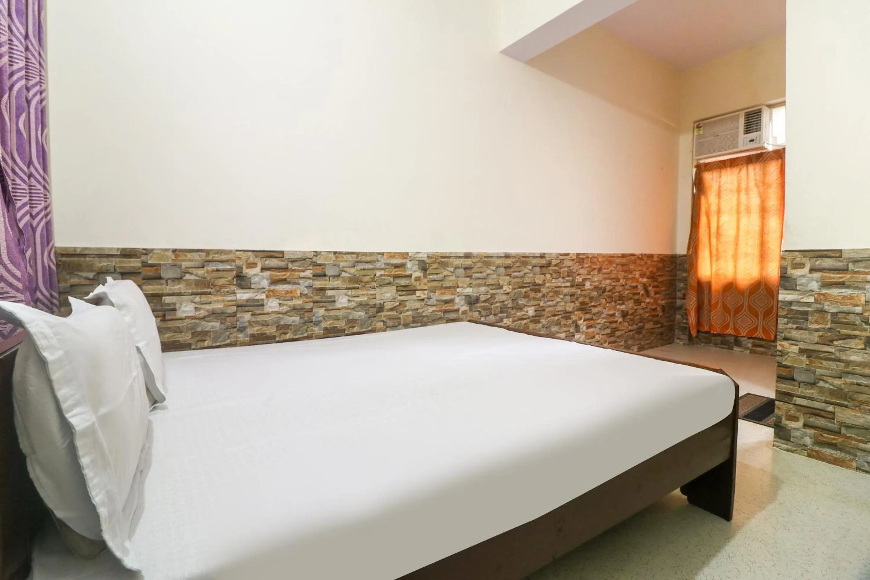 Bedroom, Bed in SPOT ON Hotel Anand Bhawan