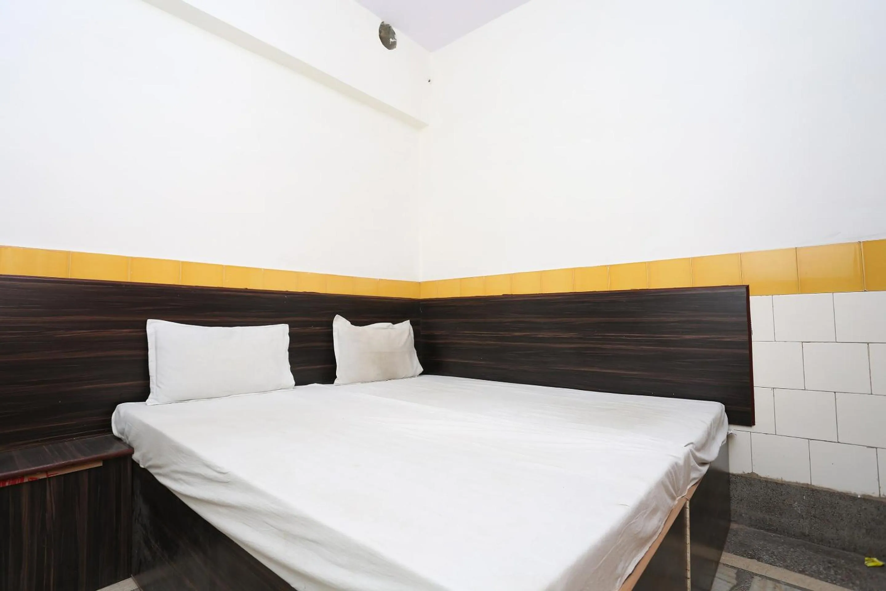 Bedroom, Bed in SPOT ON Hotel Anand Bhawan