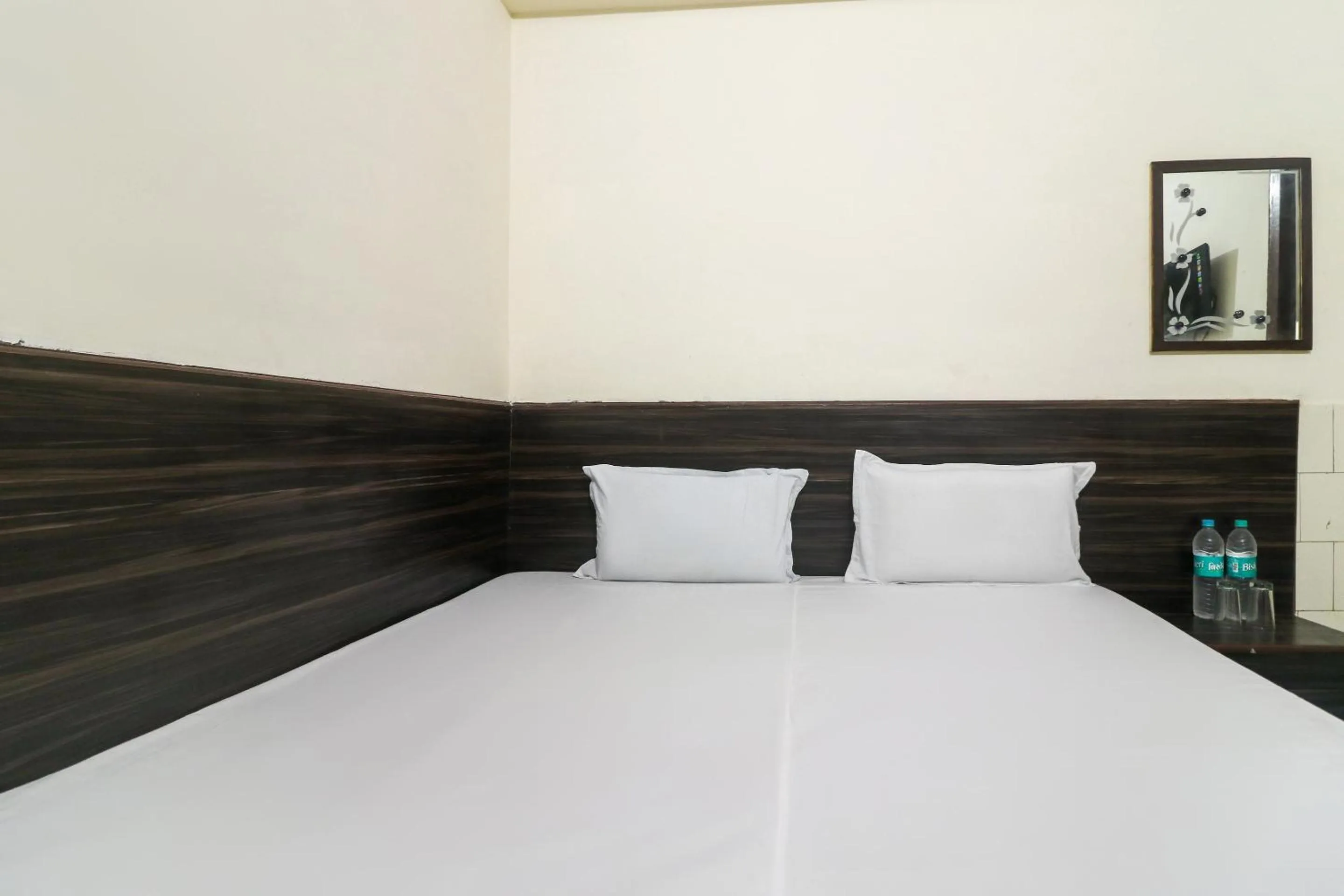 Bedroom, Bed in SPOT ON Hotel Anand Bhawan