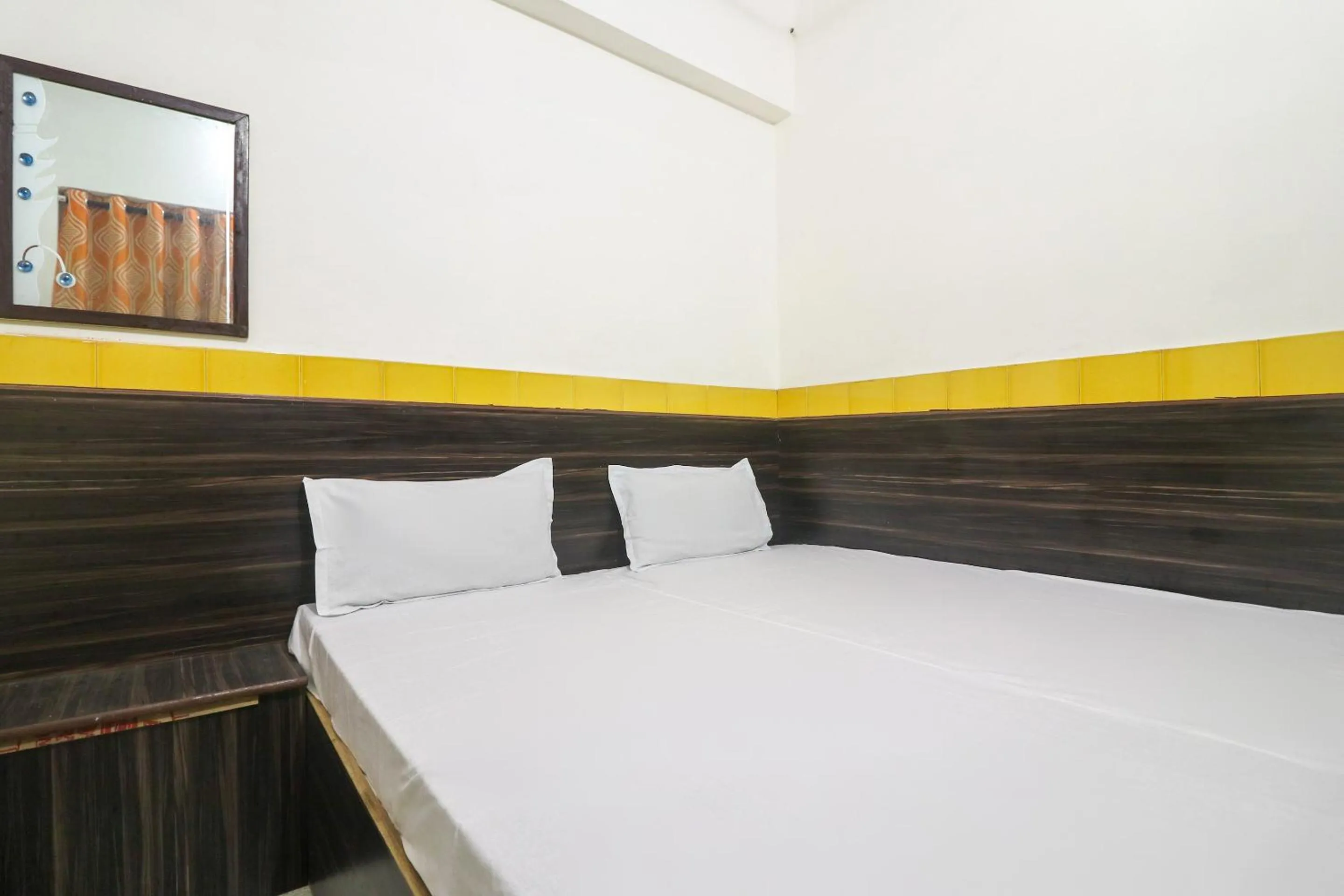 Facade/entrance, Bed in SPOT ON Hotel Anand Bhawan