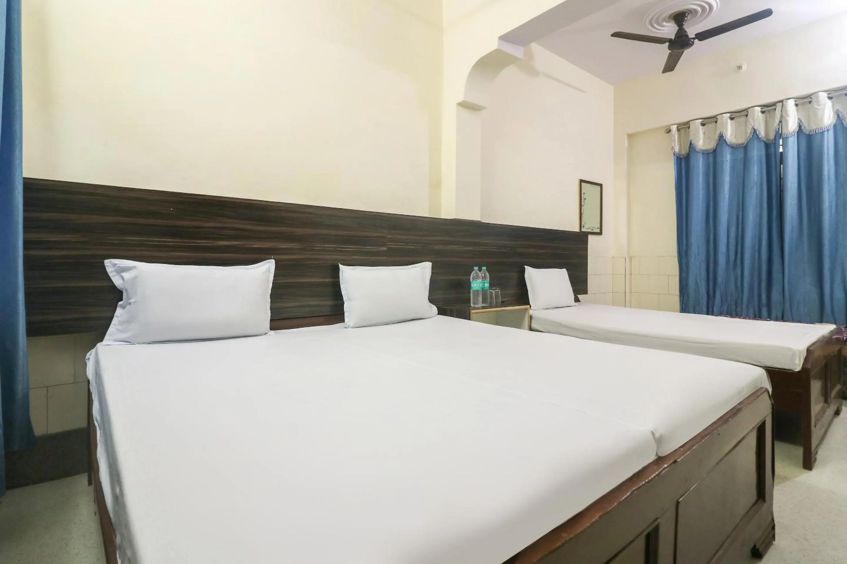 Bedroom, Bed in SPOT ON Hotel Anand Bhawan