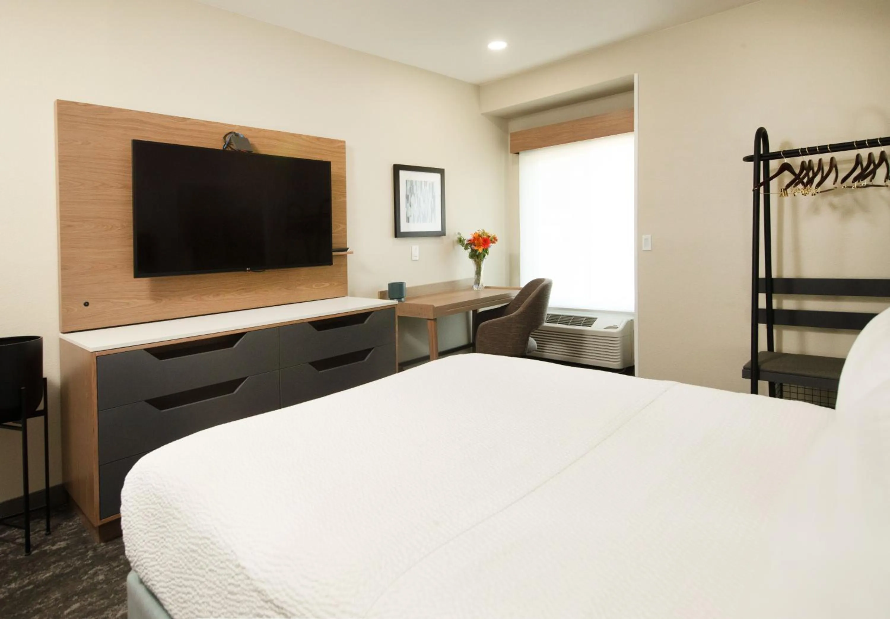 Bed in Kiota Inn & Event Center Sutter Creek, an Ascend Collection Hotel