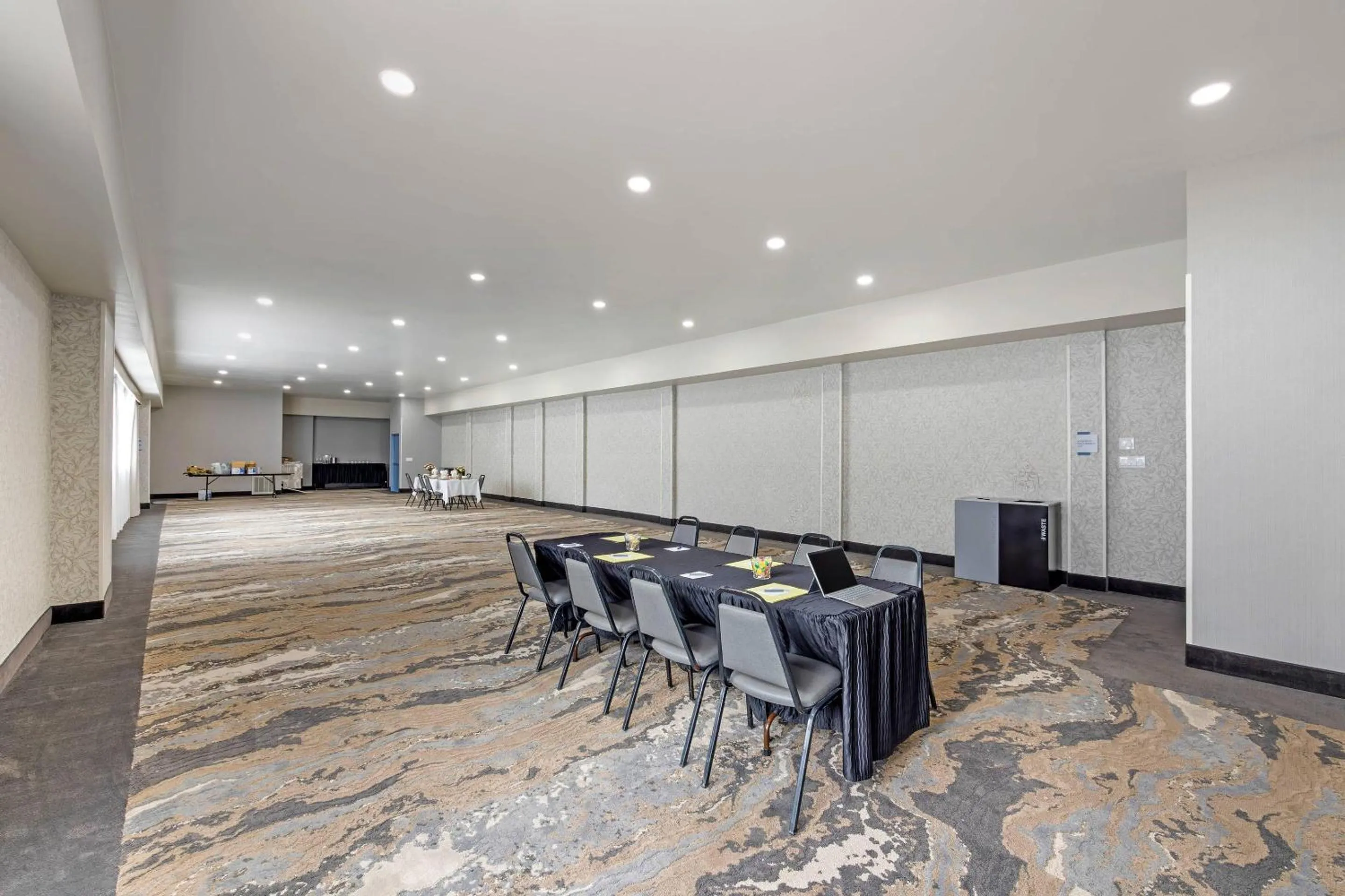 Meeting/conference room in Kiota Inn & Event Center Sutter Creek, an Ascend Collection Hotel