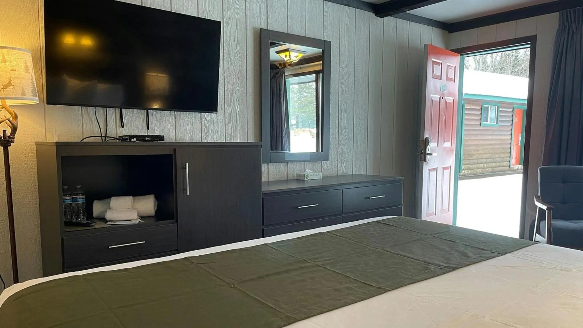 Photo of the whole room, Bed in Adirondack Lodge Old Forge