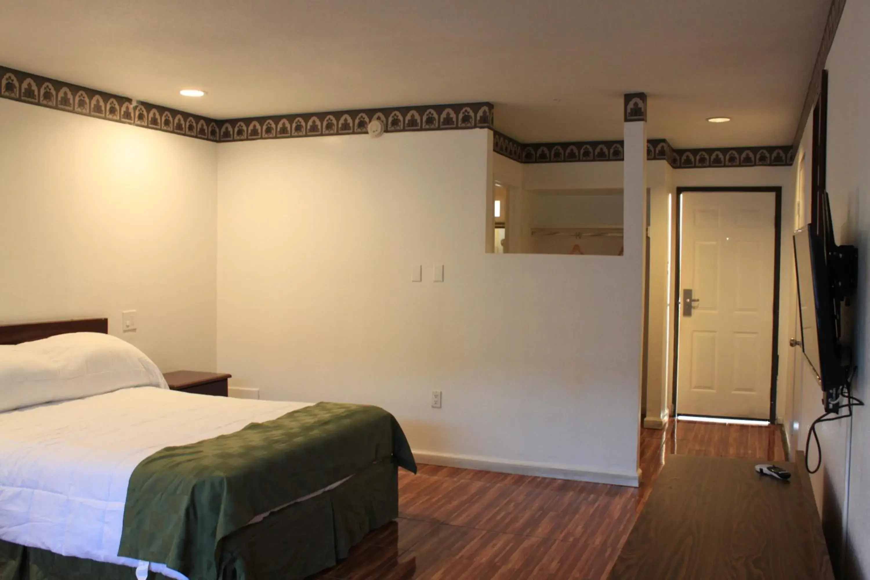 Standard King Room in Menifee Inn Standard King Room in Menifee Inn