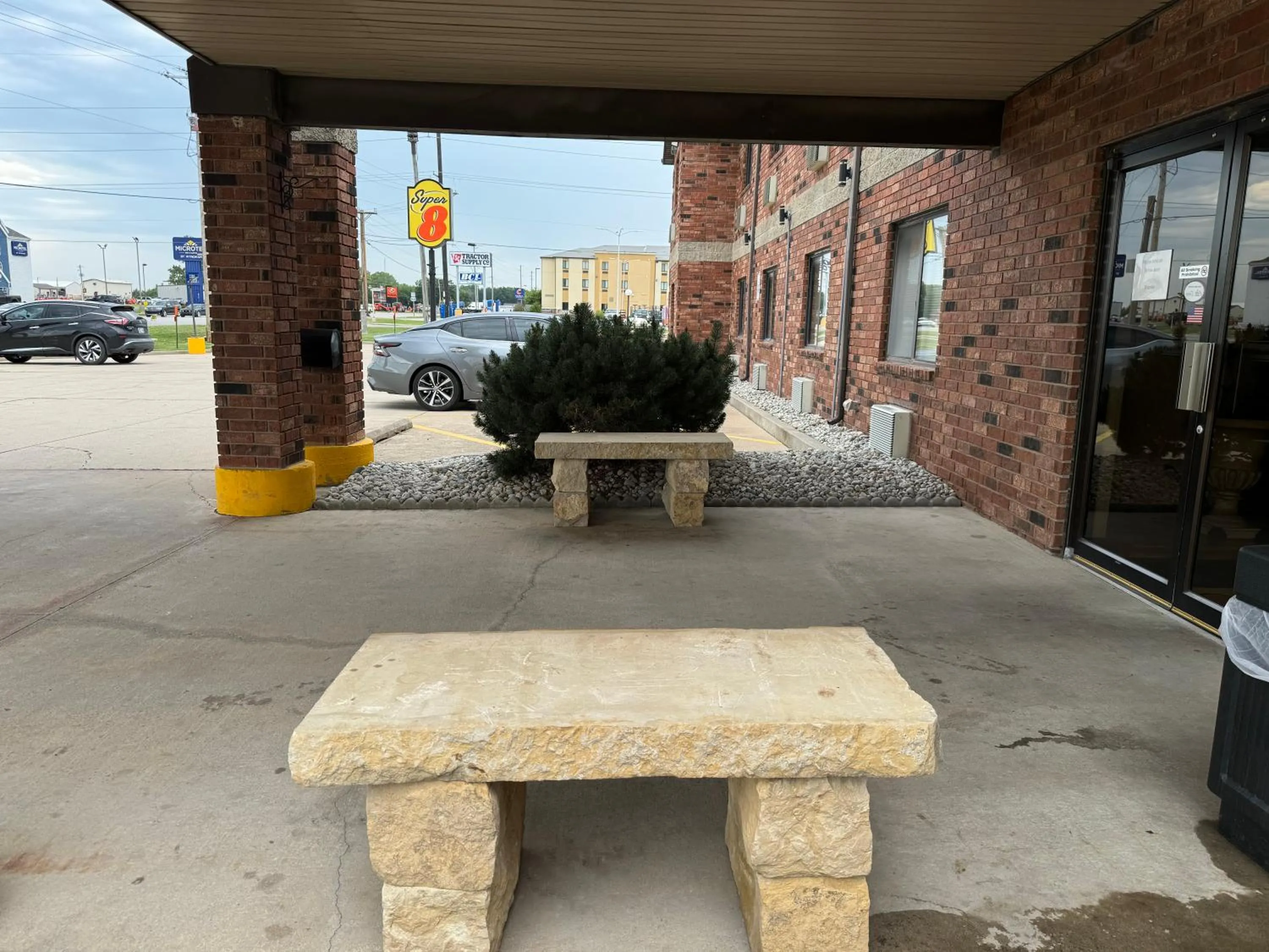 Super 8 by Wyndham Independence KS