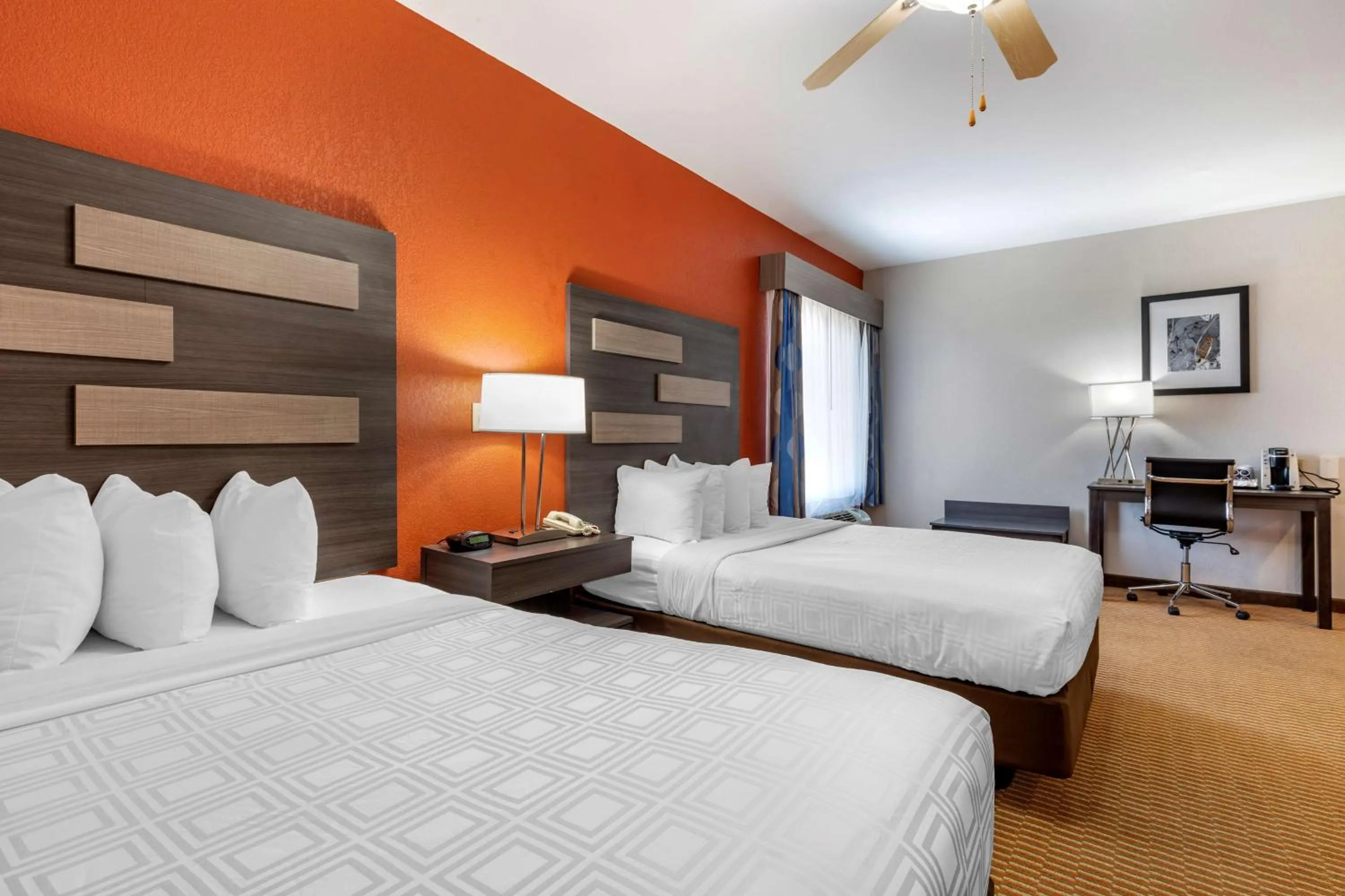 Photo of the whole room, Bed in Best Western Palo Duro Canyon Inn & Suites