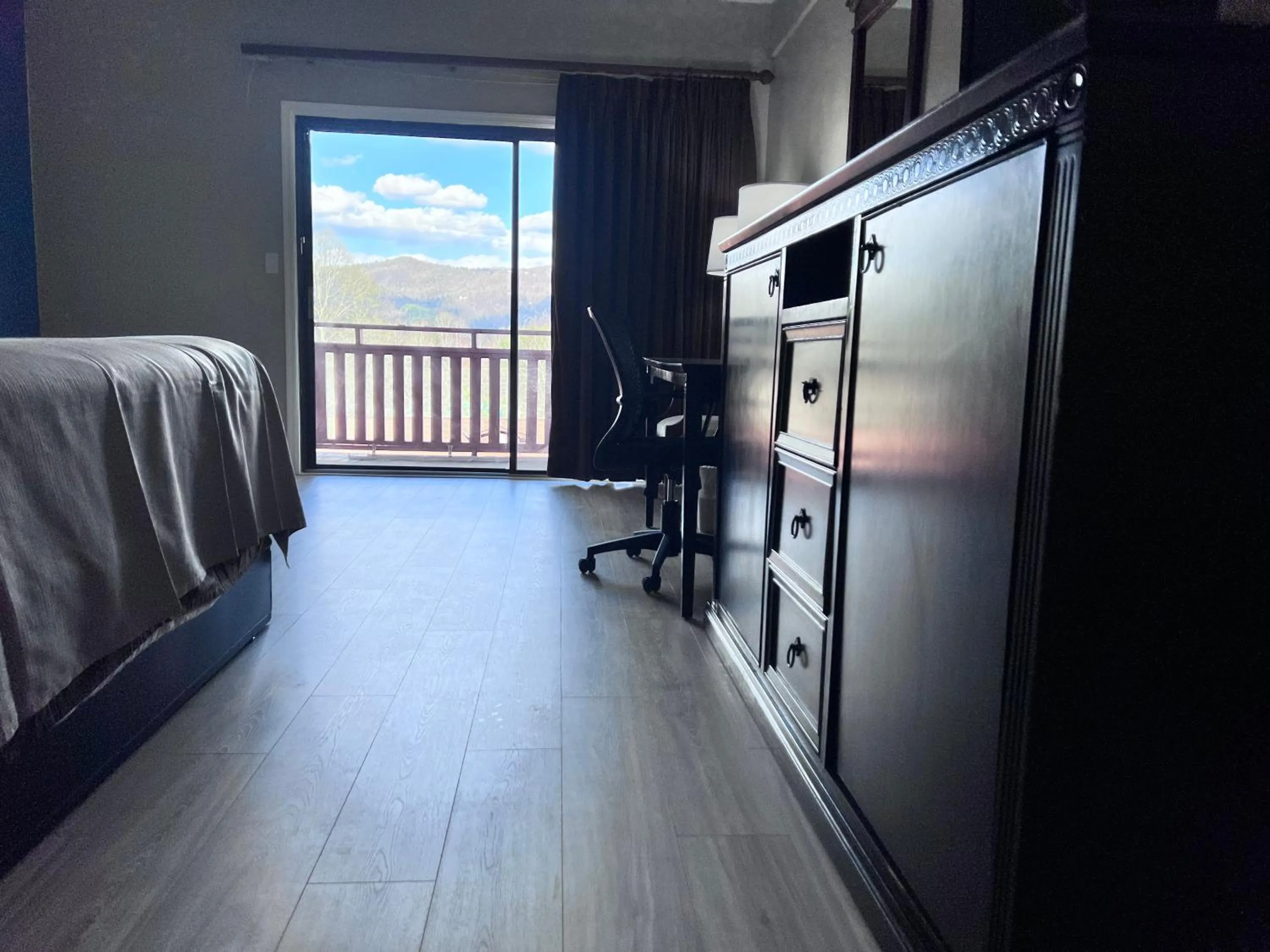 Living room in Knights Inn Dillard