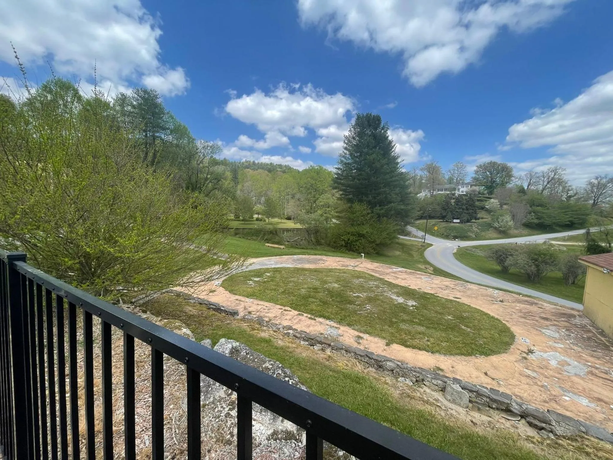 Garden in Knights Inn Dillard