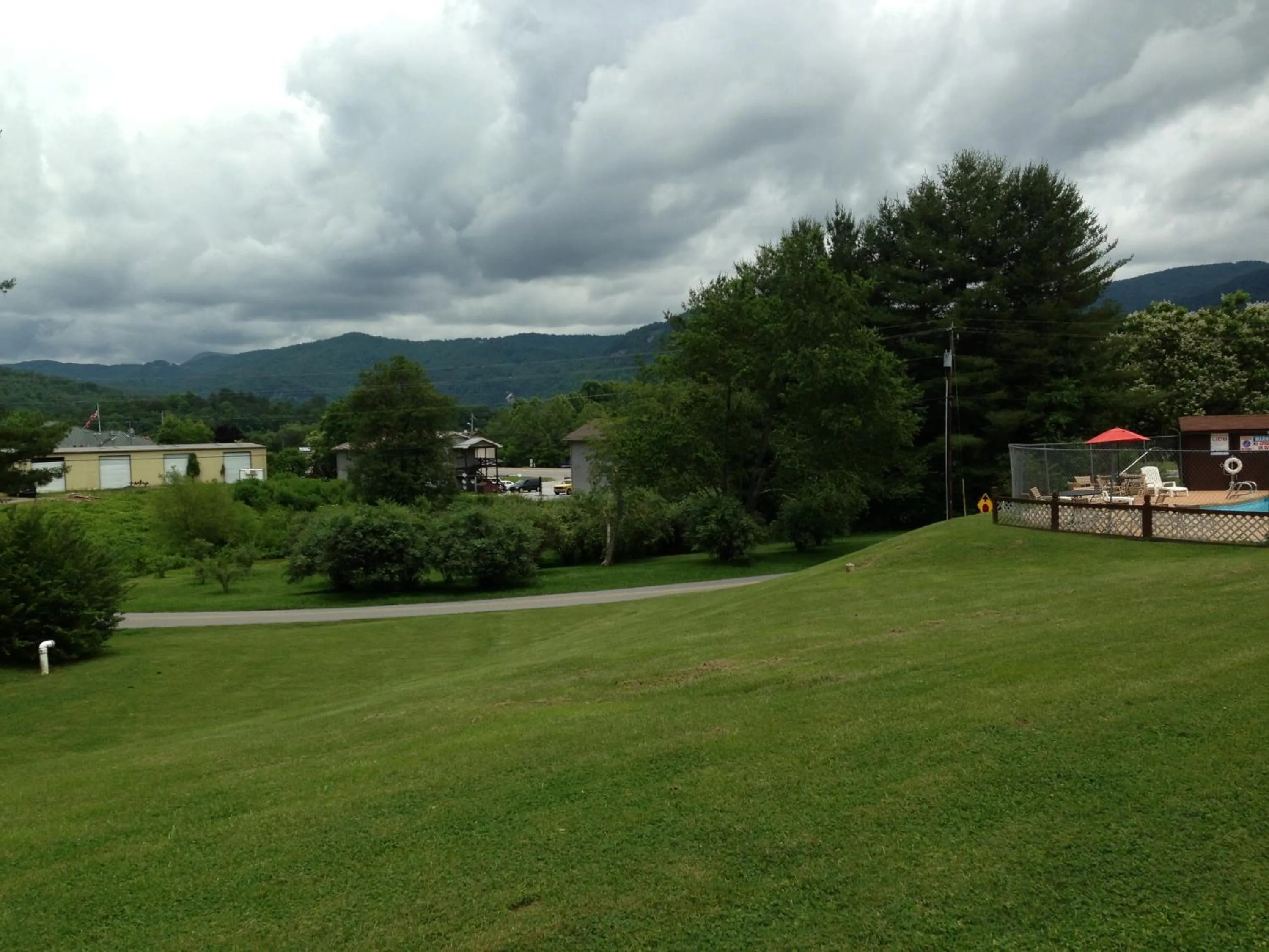 Summer, Garden in Knights Inn Dillard