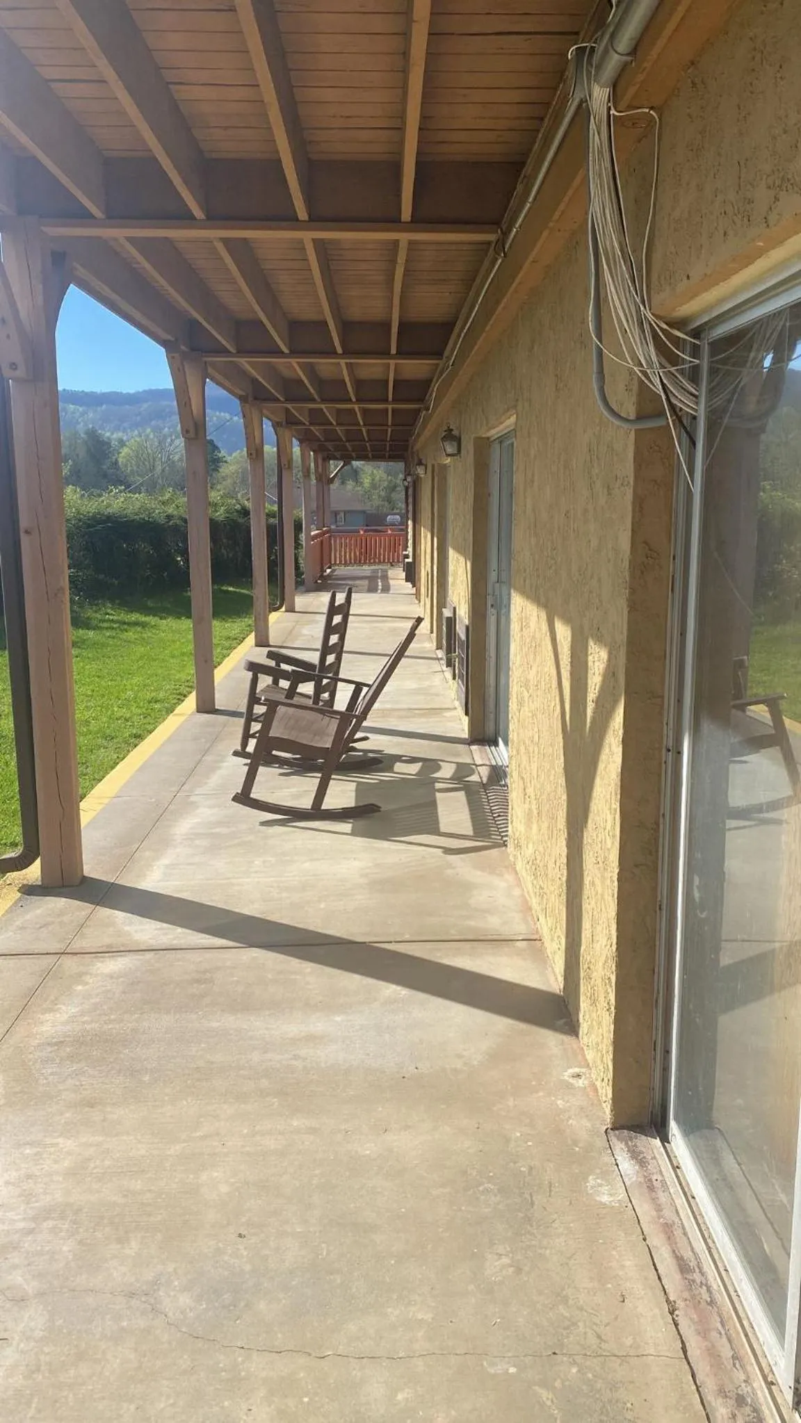 Patio in Knights Inn Dillard