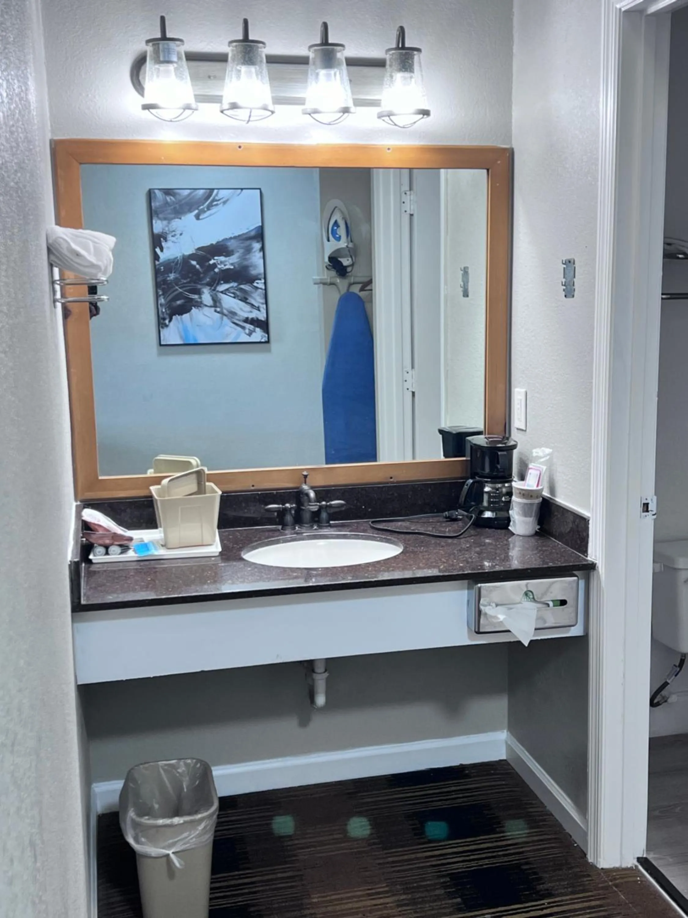 Bathroom in Knights Inn Dillard