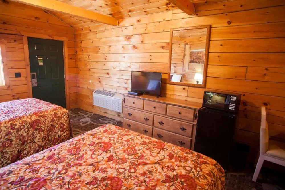 Bed in Bryce Gateway inn Cabins