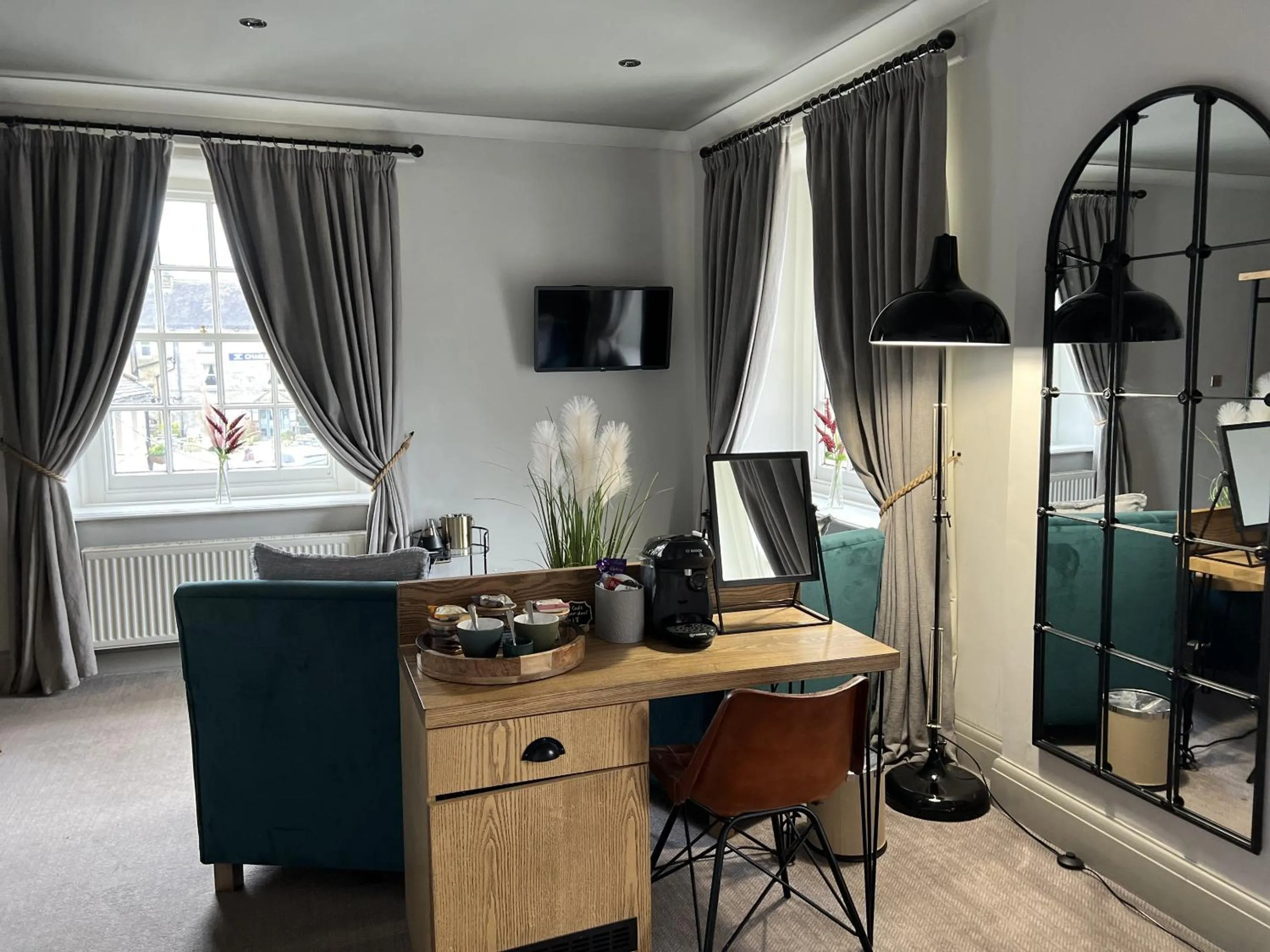 Living room in Devonshire Arms