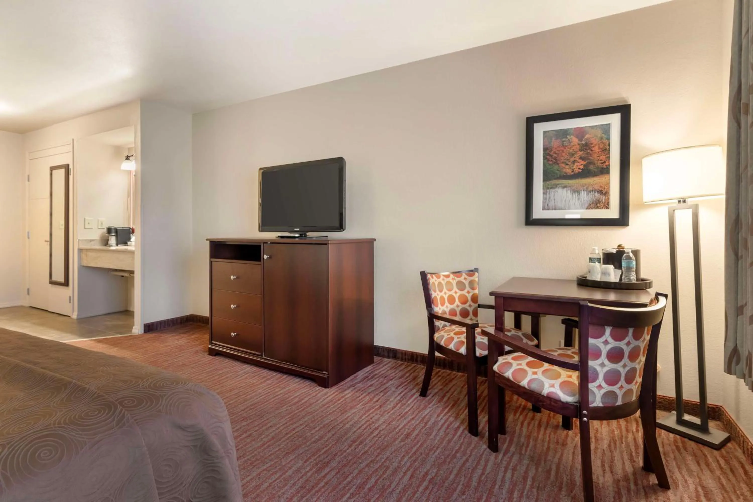 Bedroom in Best Western Plus Concord Inn