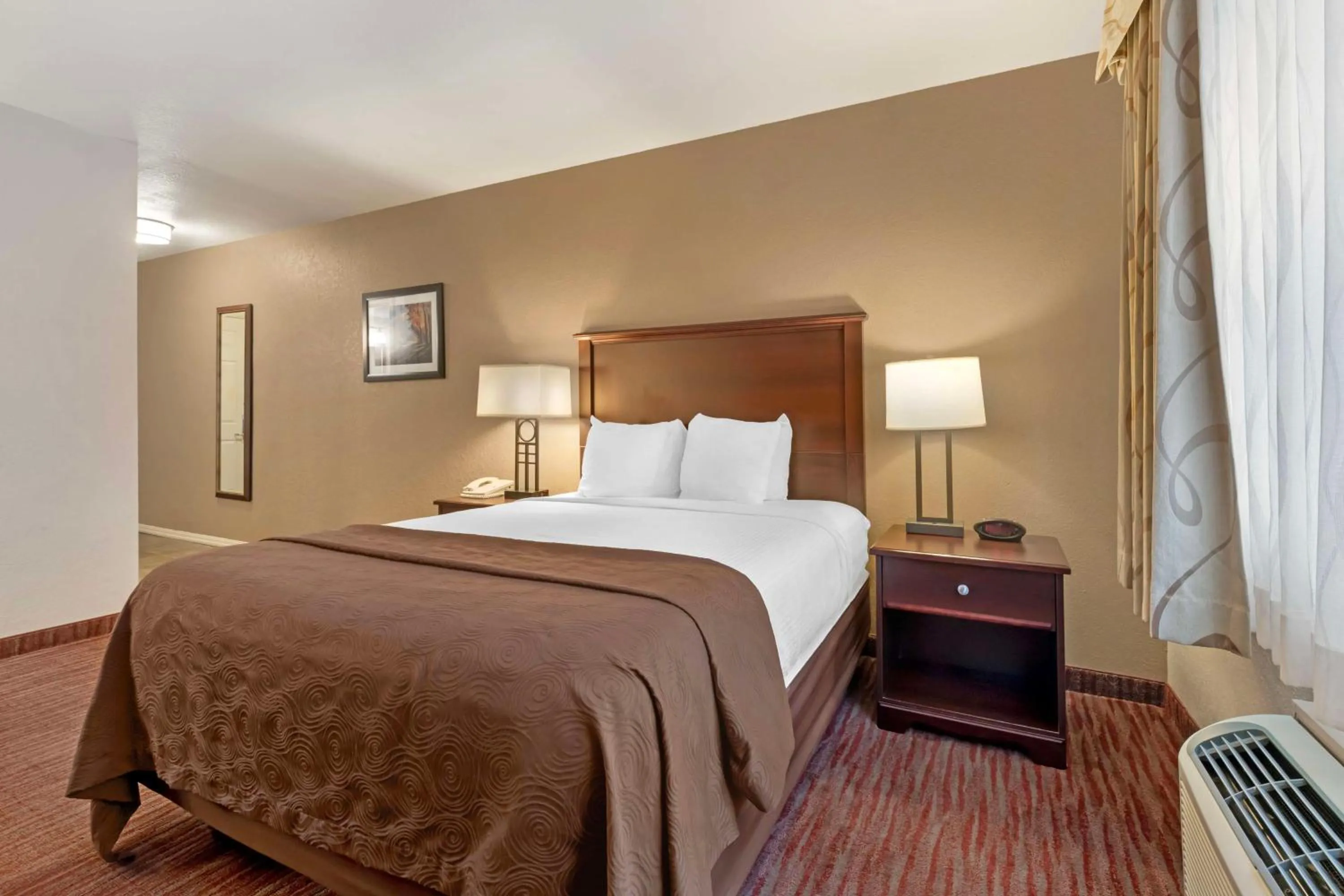 Bedroom, Bed in Best Western Plus Concord Inn