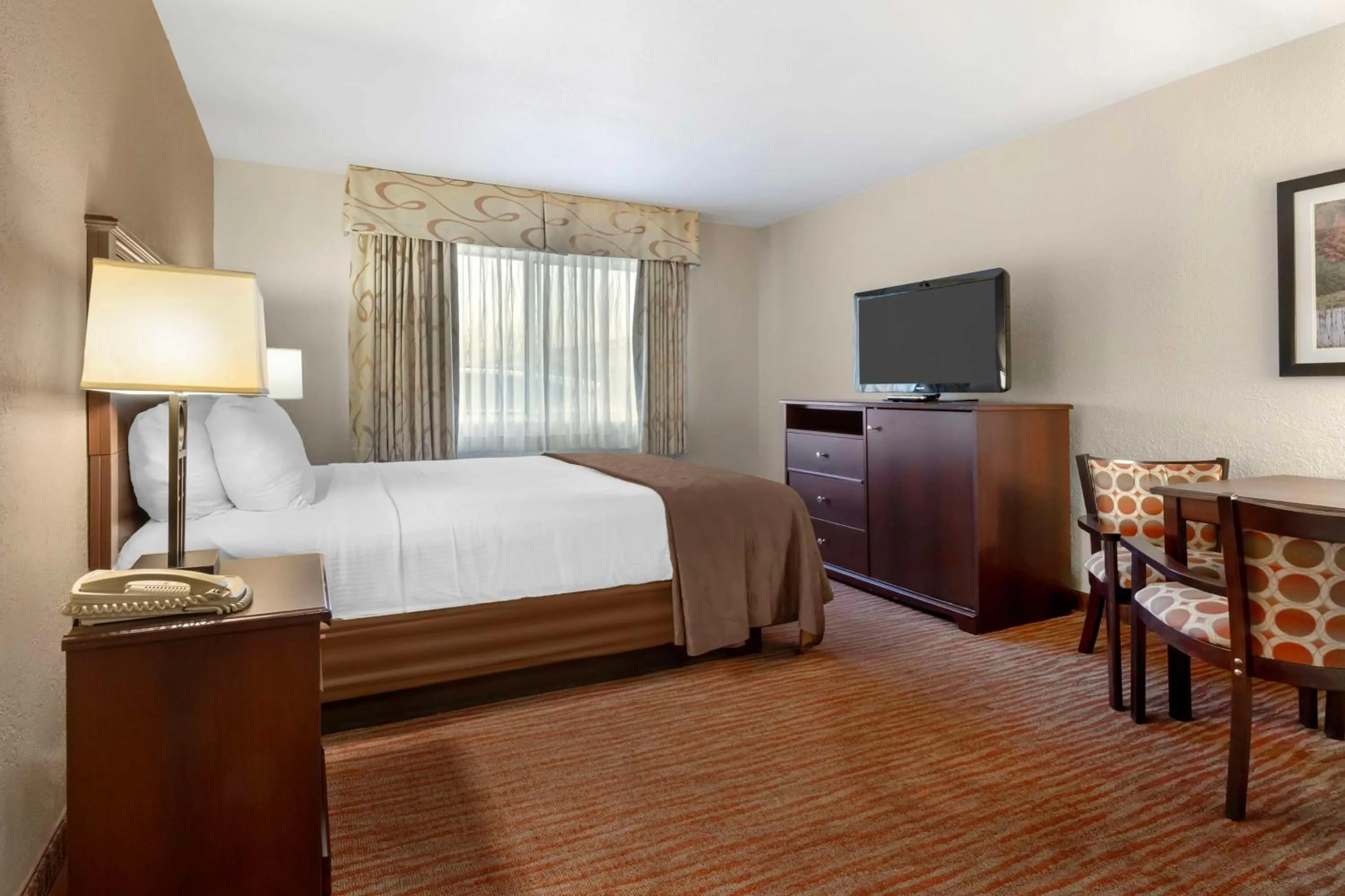 Bedroom, Bed in Best Western Plus Concord Inn