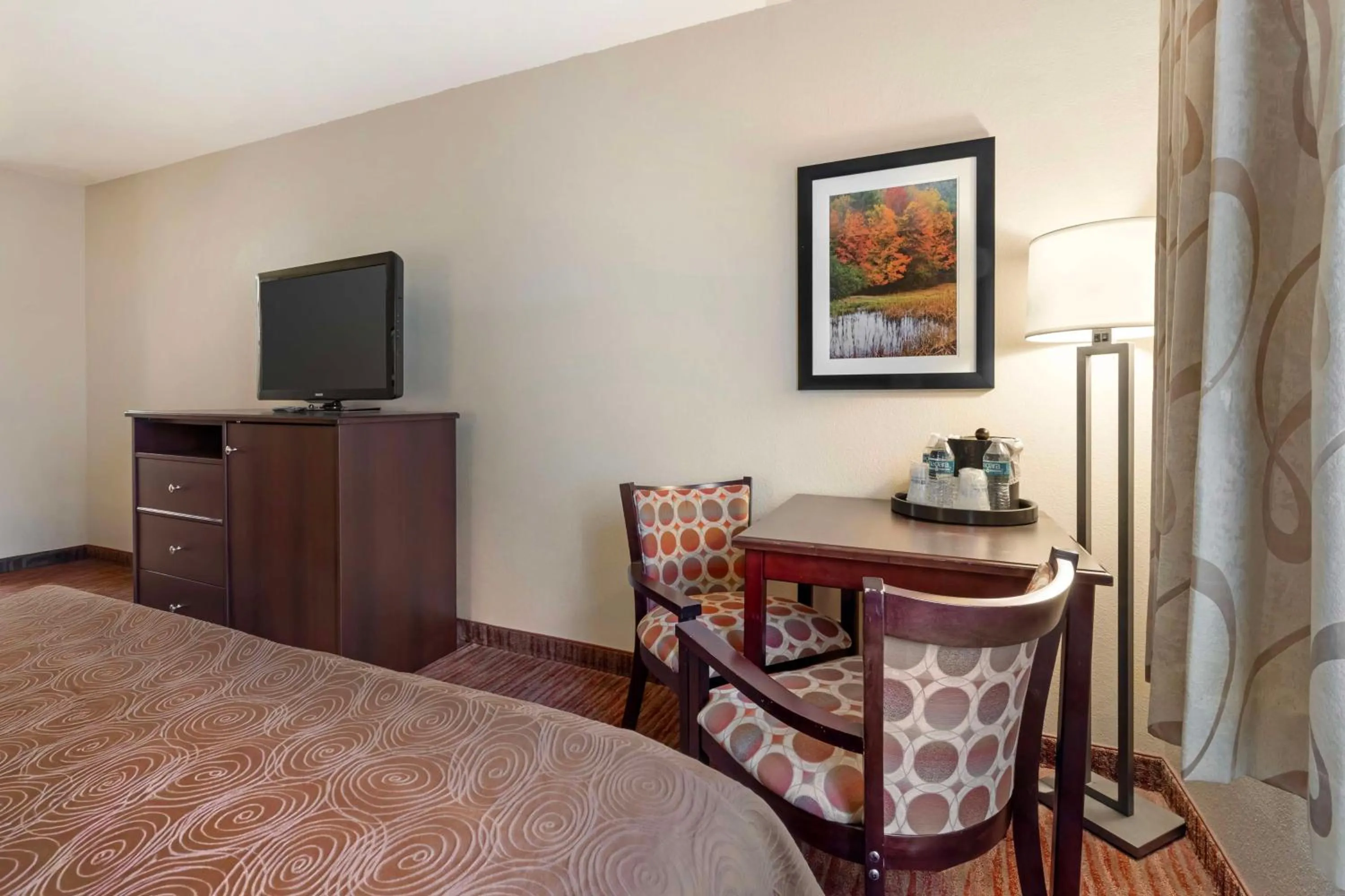 Bedroom, Bed in Best Western Plus Concord Inn