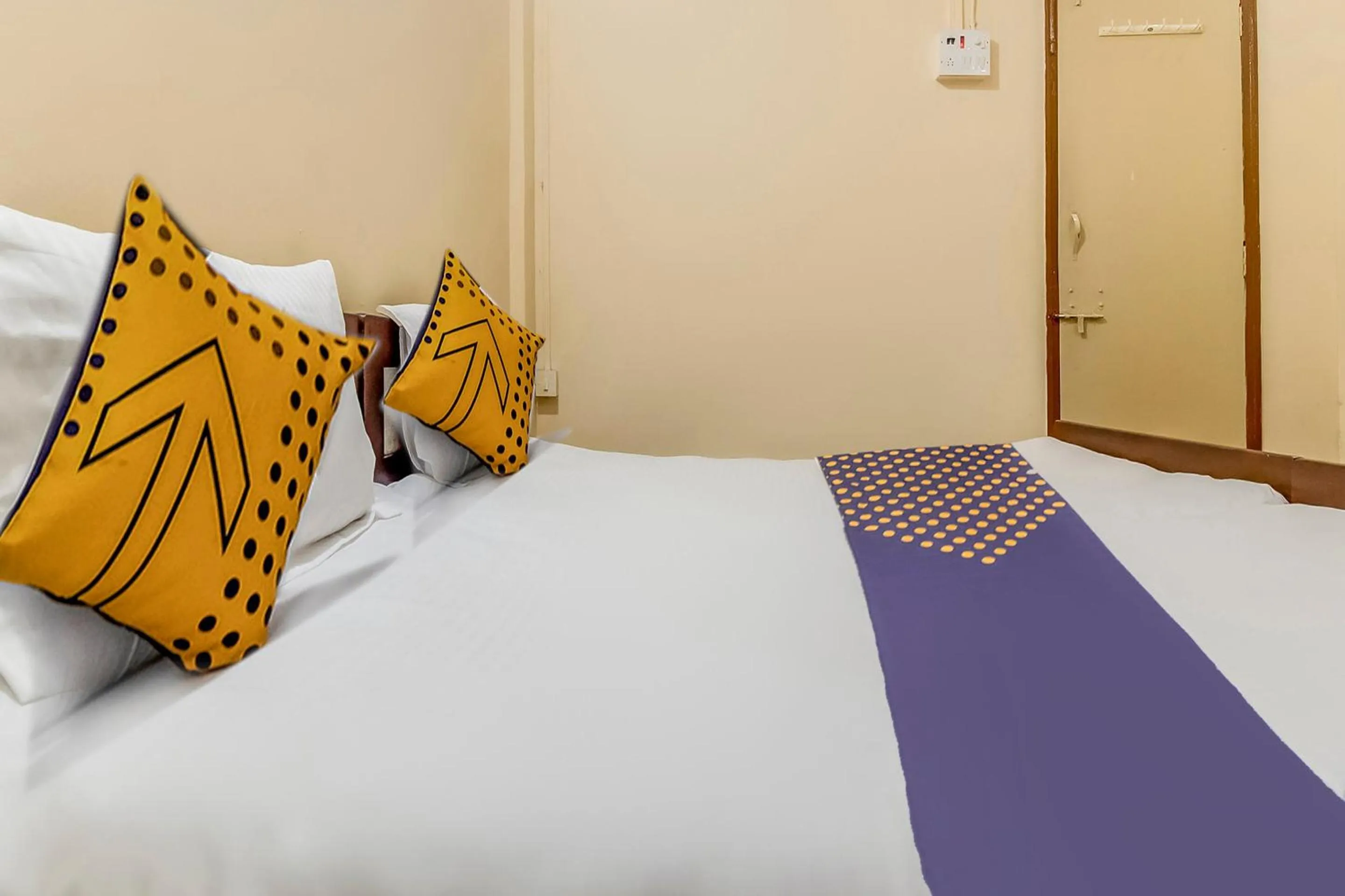 Bedroom, Bed in Hotel O New Ushakal Lodging & Boarding