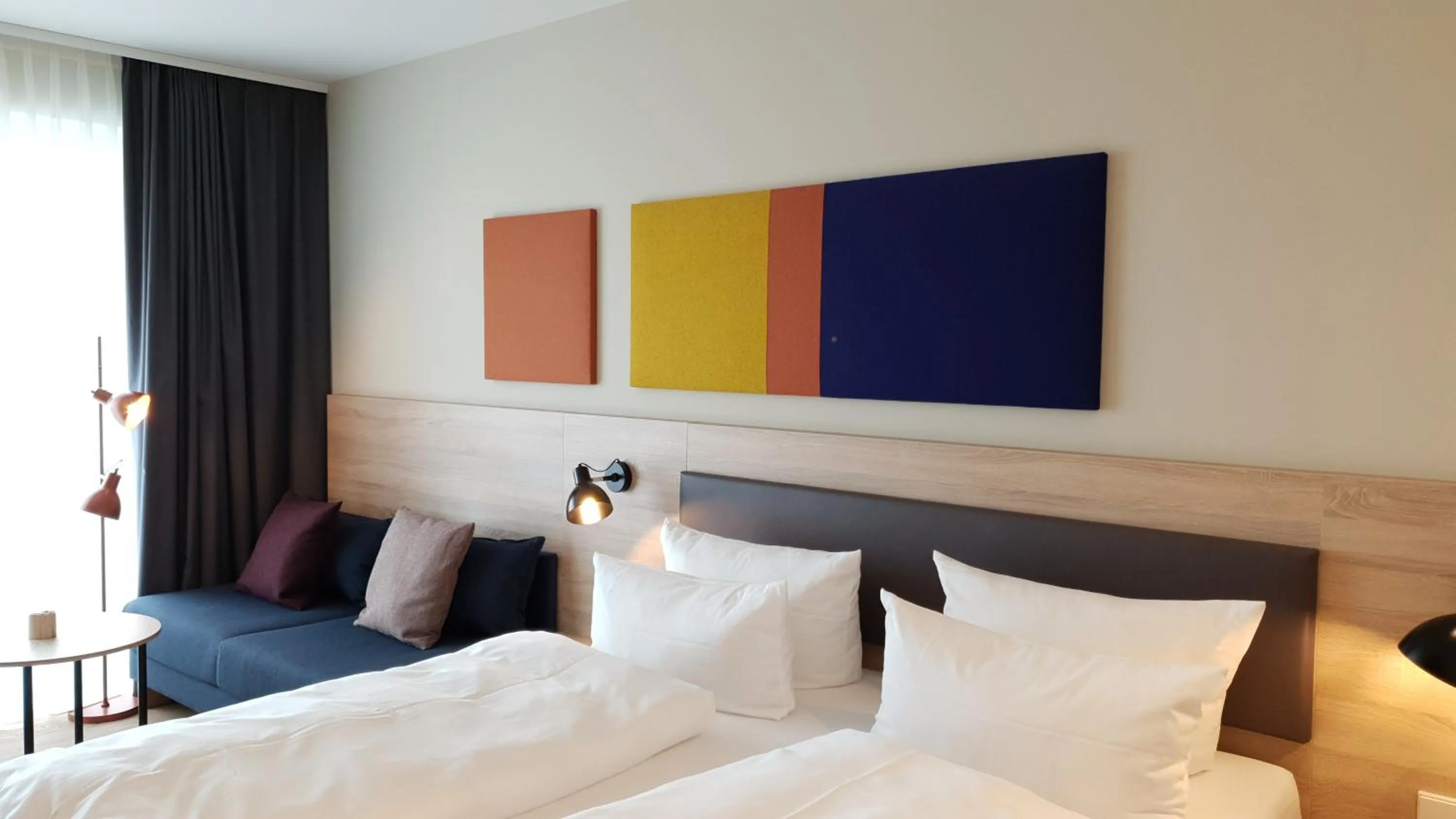 Bedroom, Bed in Die Sandburg