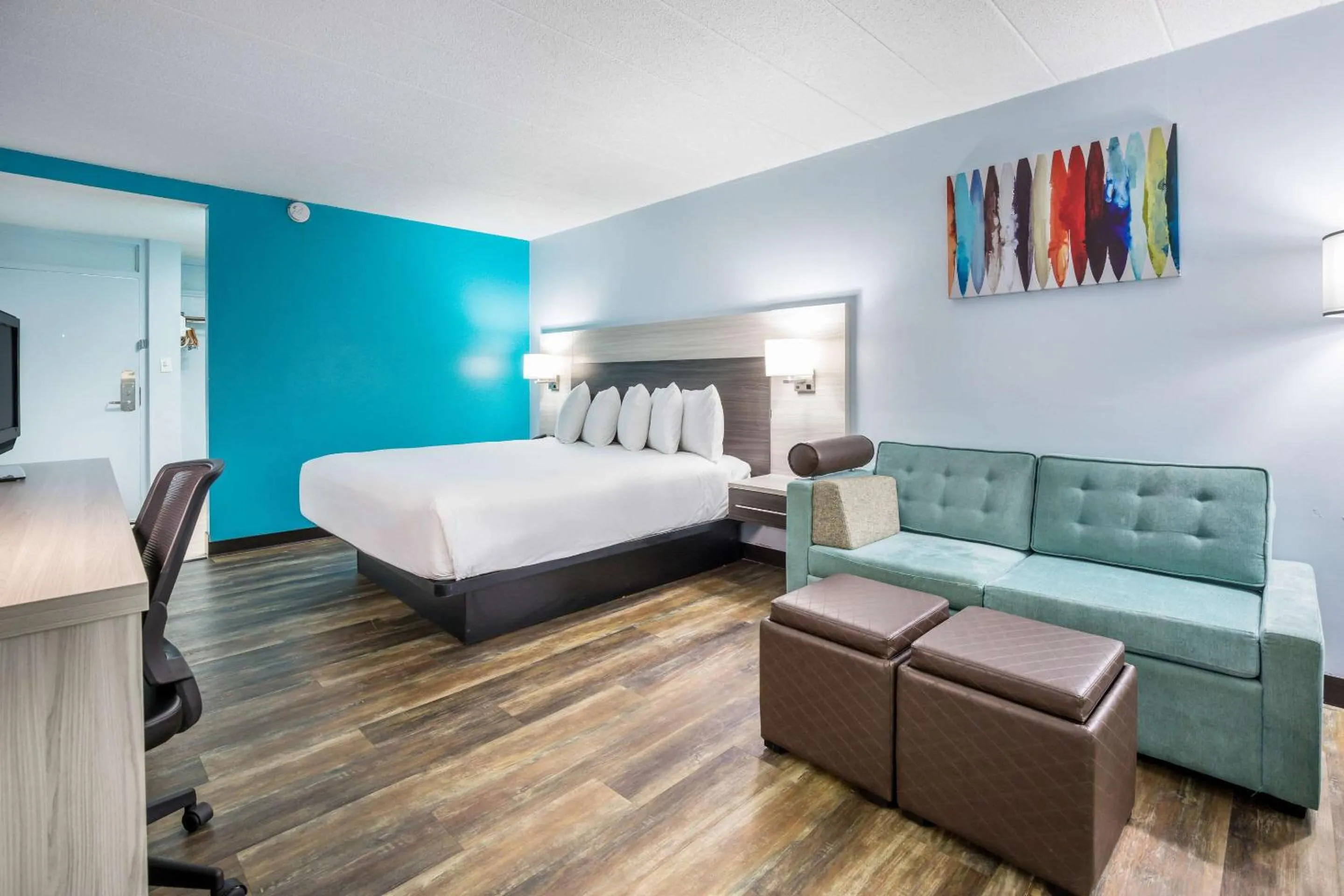 Photo of the whole room in Rodeway Inn Anderson