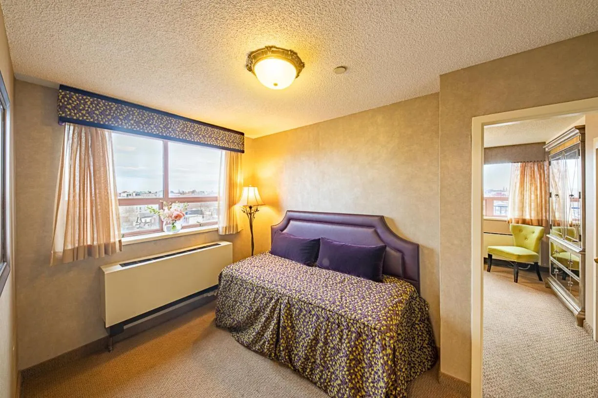 Bedroom, Bed in The Avenue Plaza