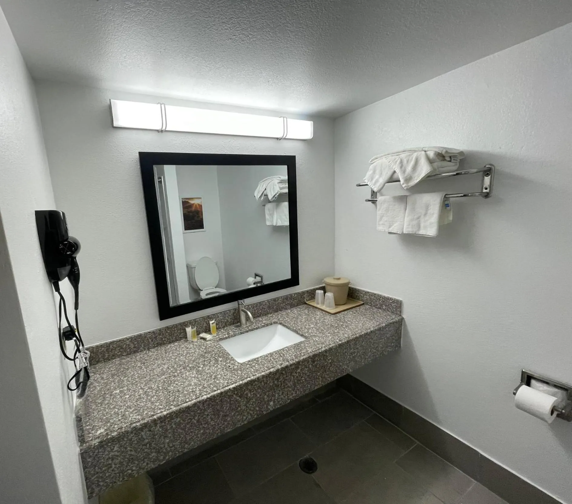 Days Inn by Wyndham Shawnee