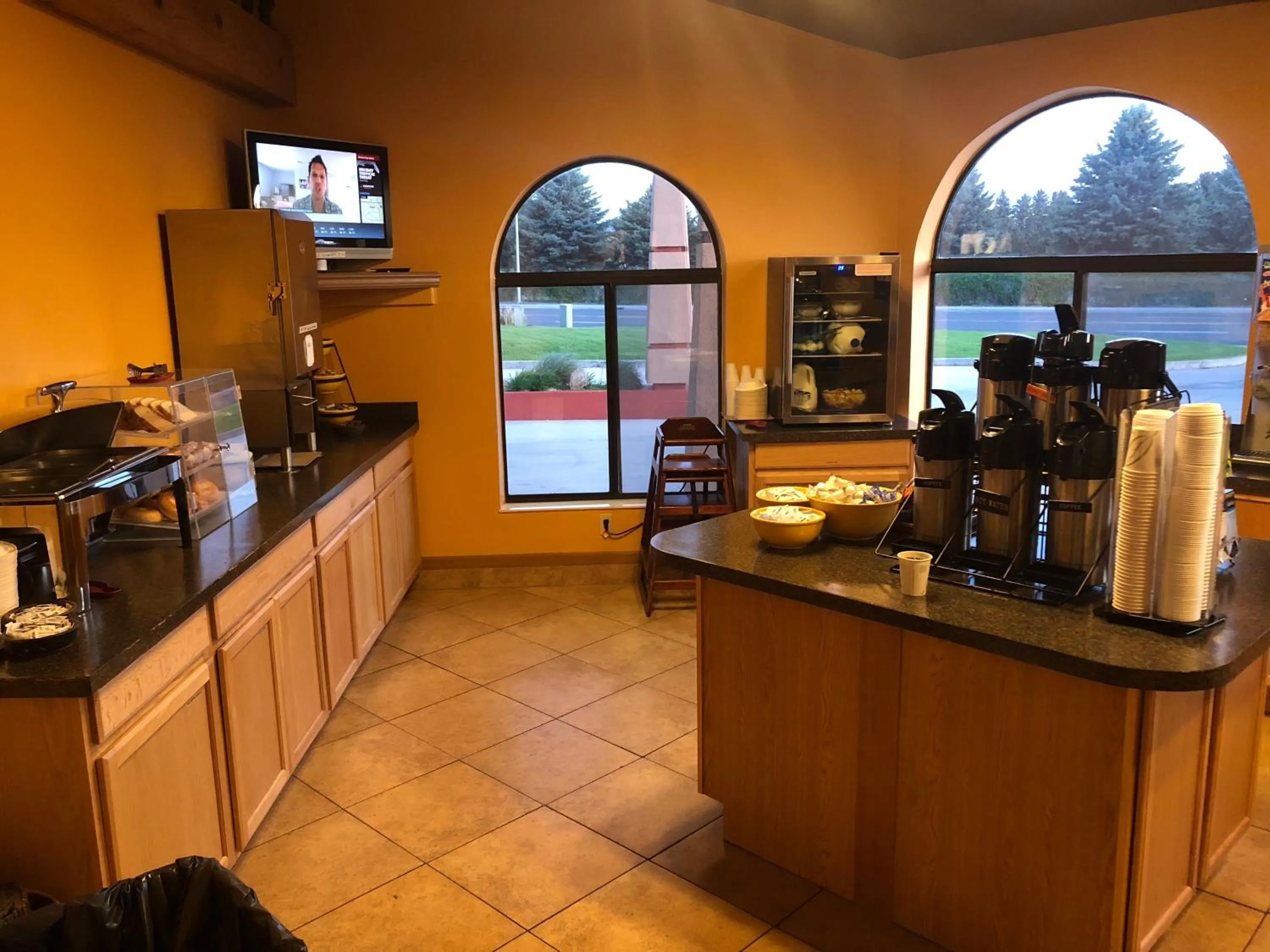 Breakfast in Kings Inn Cody