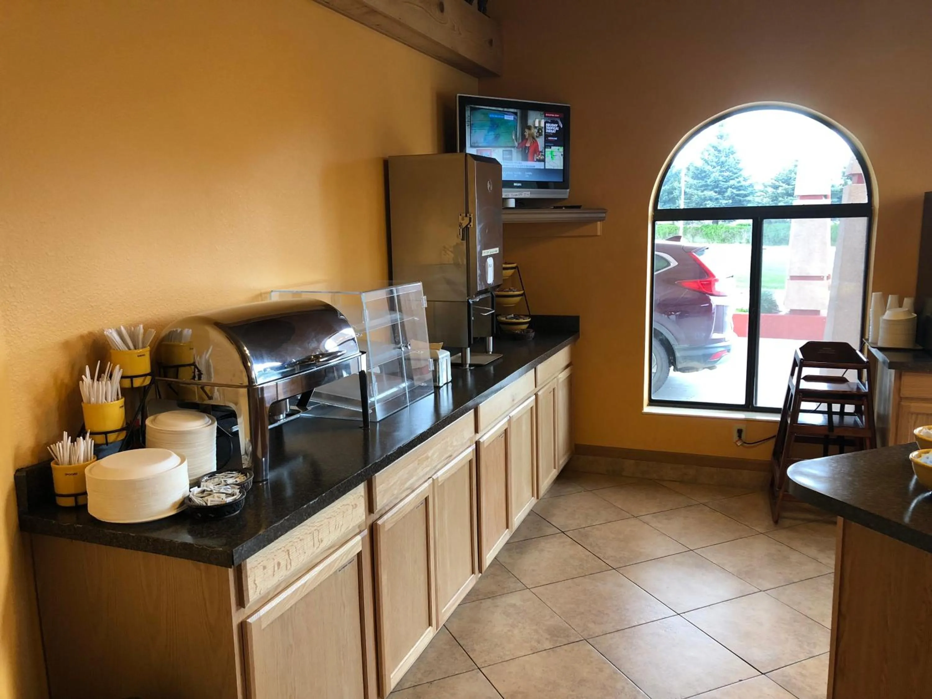 Breakfast in Kings Inn Cody