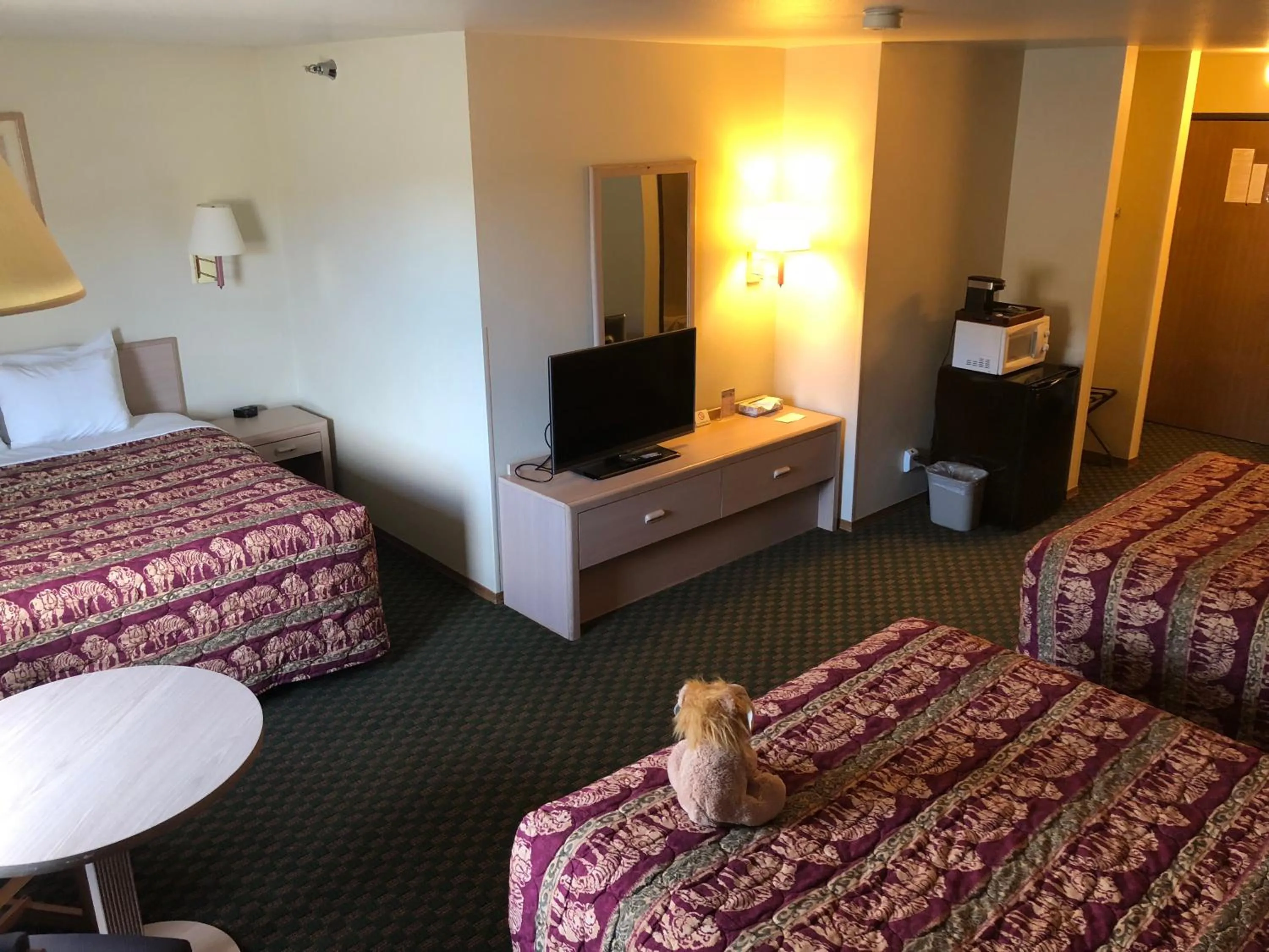 Bedroom, Bed in Kings Inn Cody