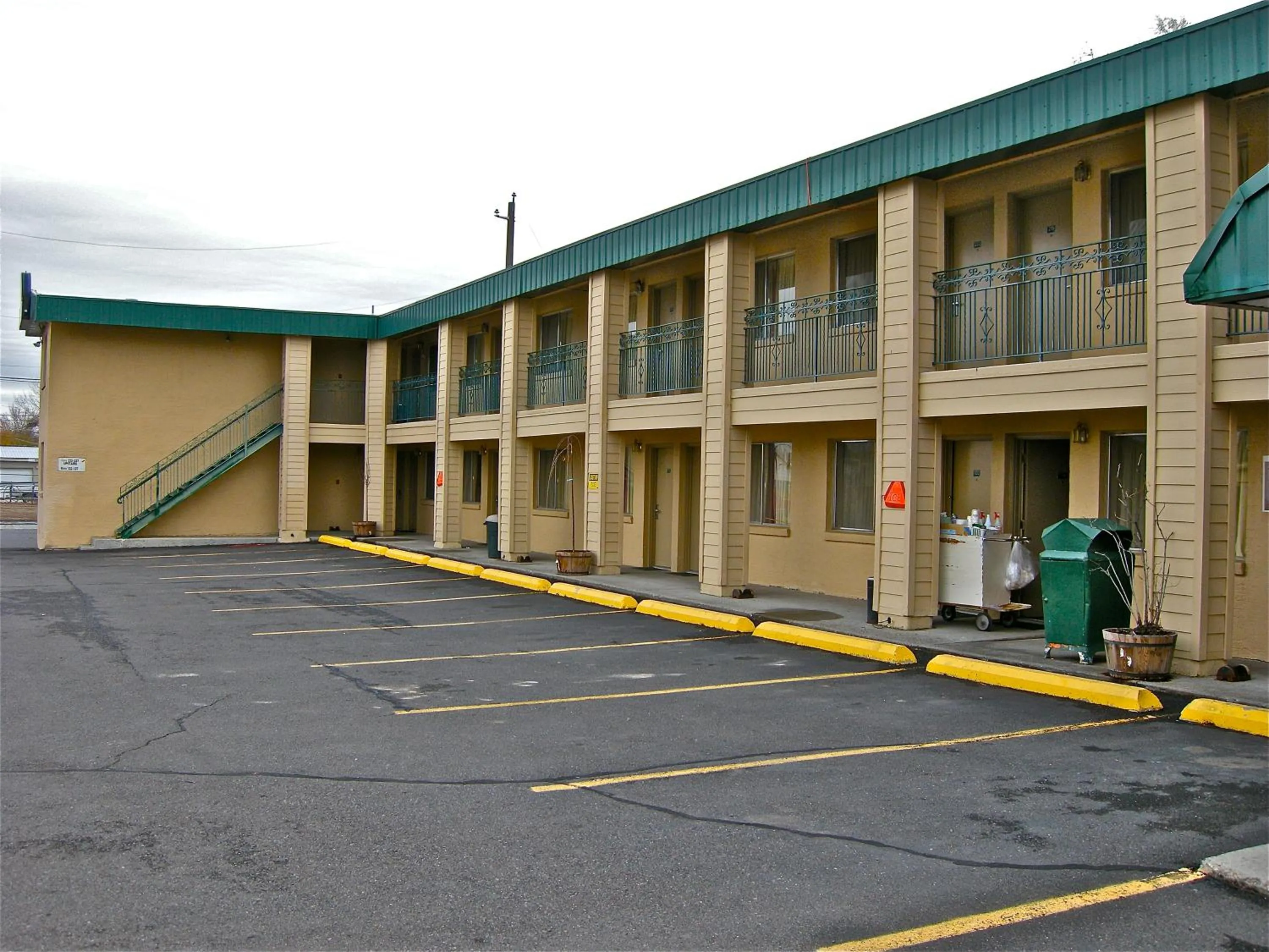 Property building in Days Inn by Wyndham Burns