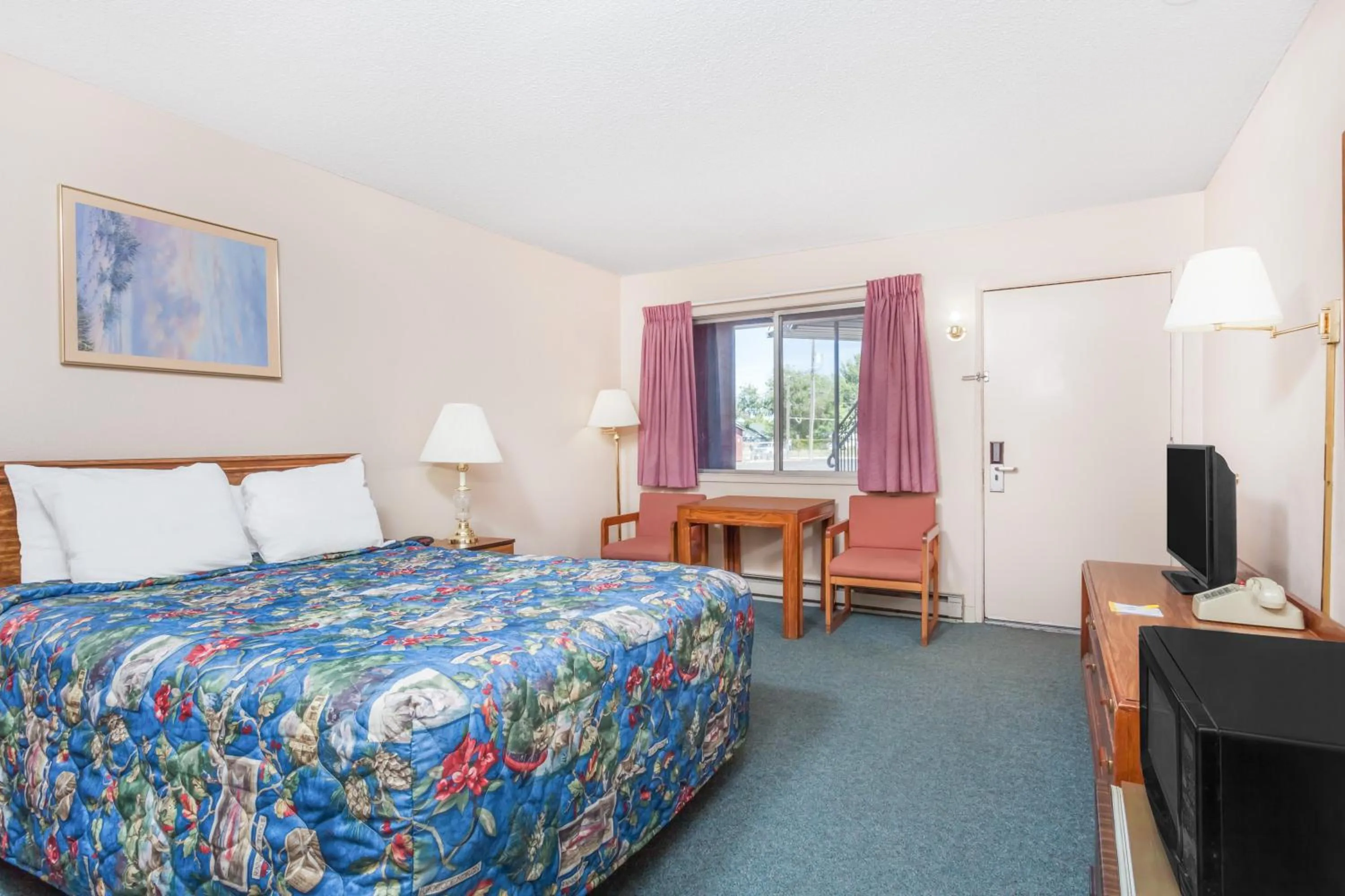 Bed in Days Inn by Wyndham Burns