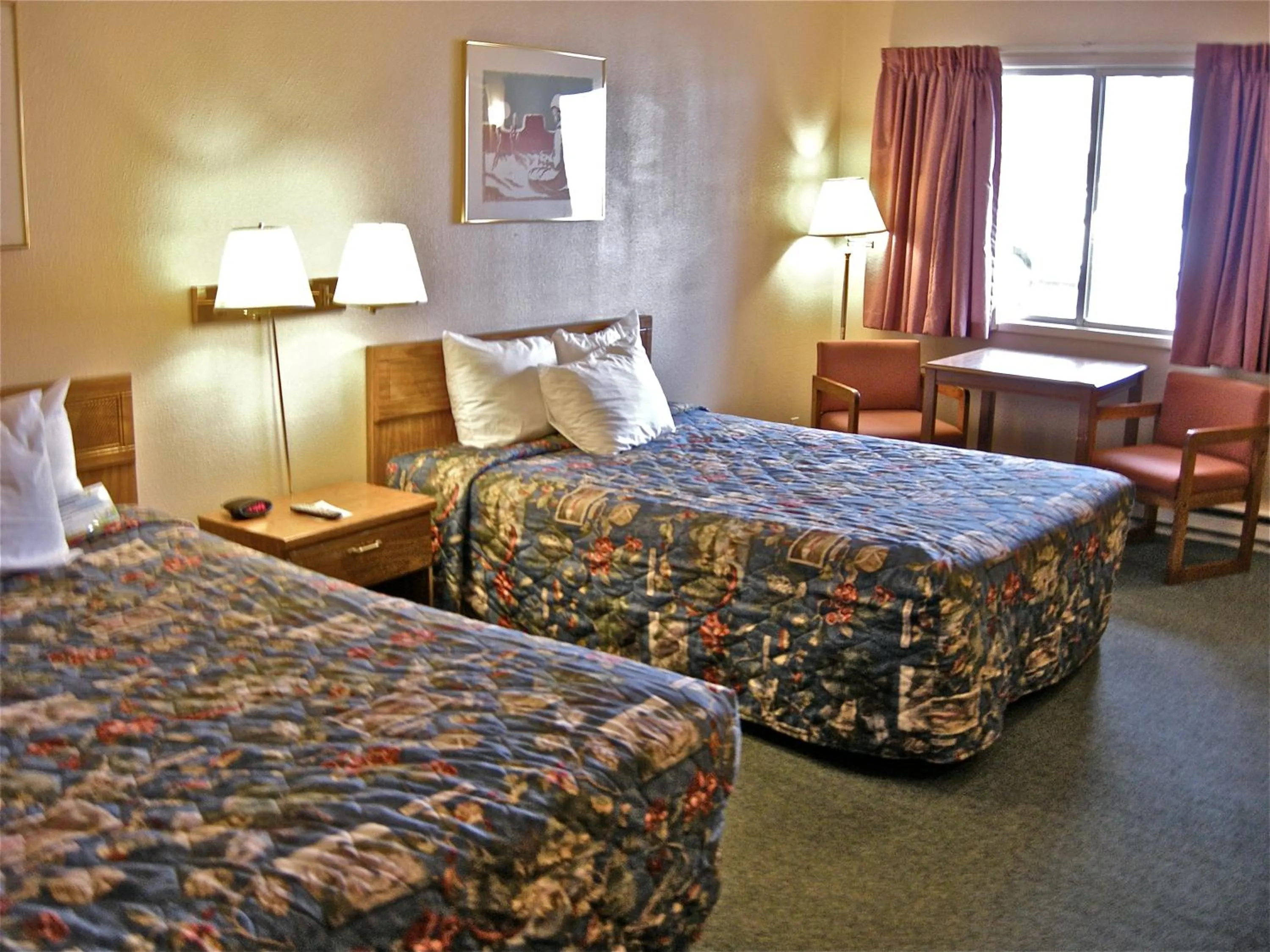 Photo of the whole room, Bed in Days Inn by Wyndham Burns