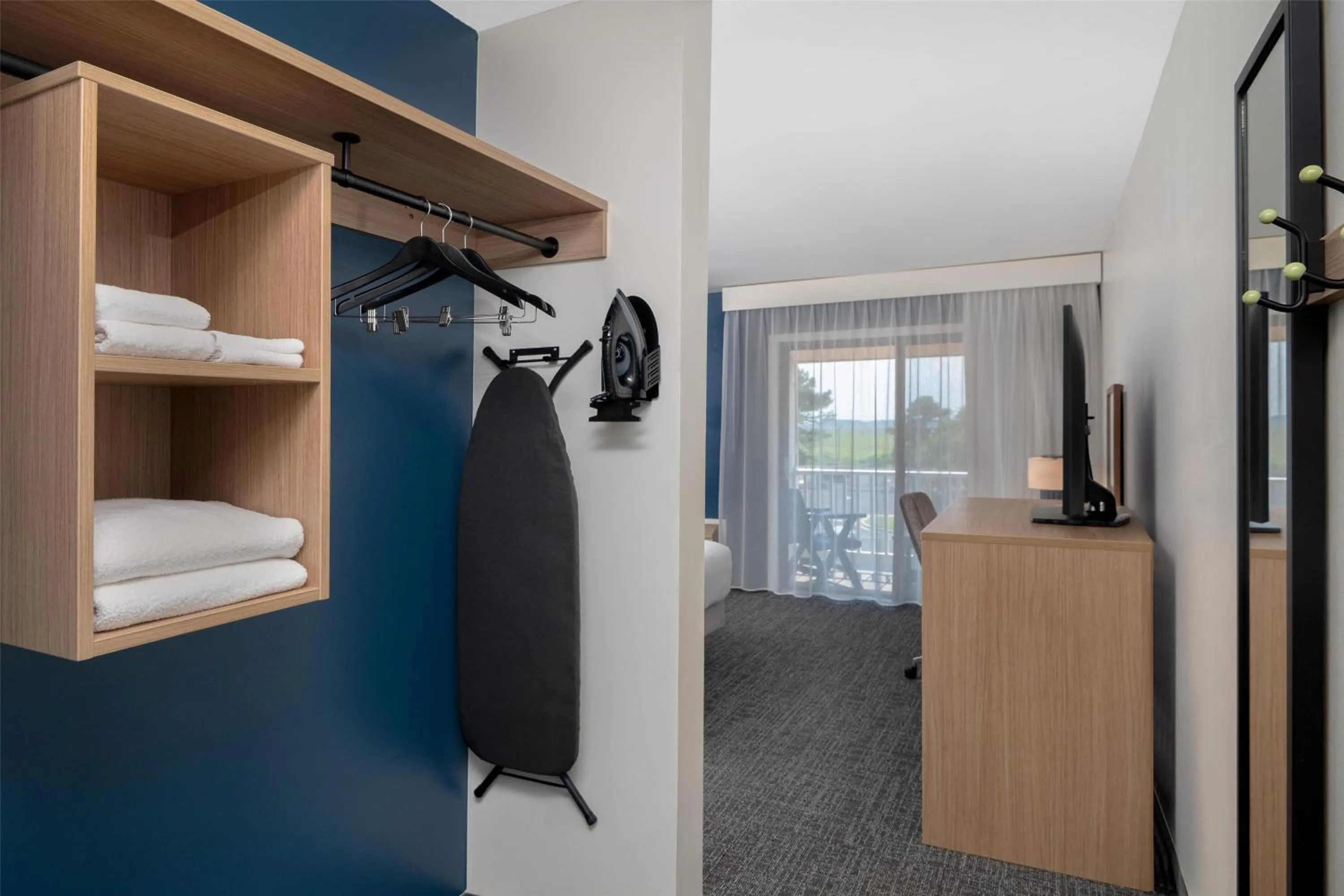 Photo of the whole room in Spark by Hilton Chincoteague Island