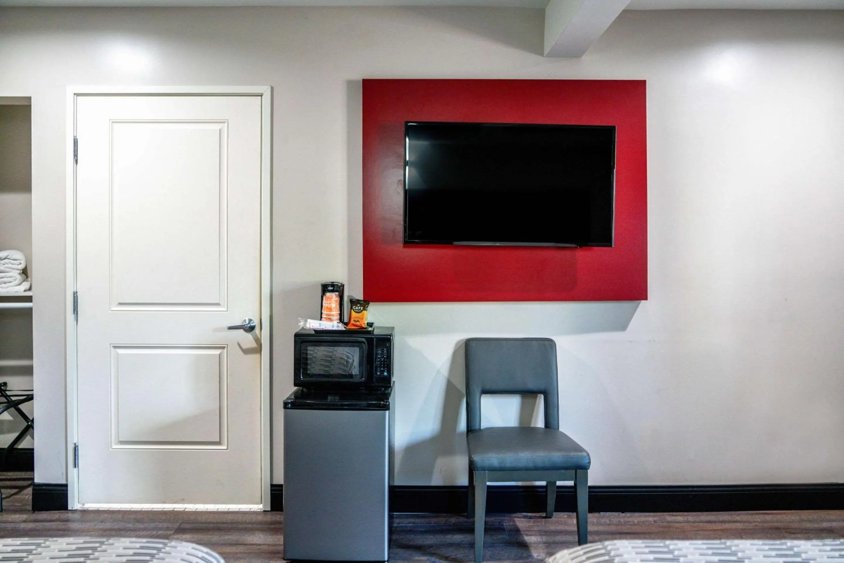 Bedroom in Rodeway Inn South Gate - Los Angeles South