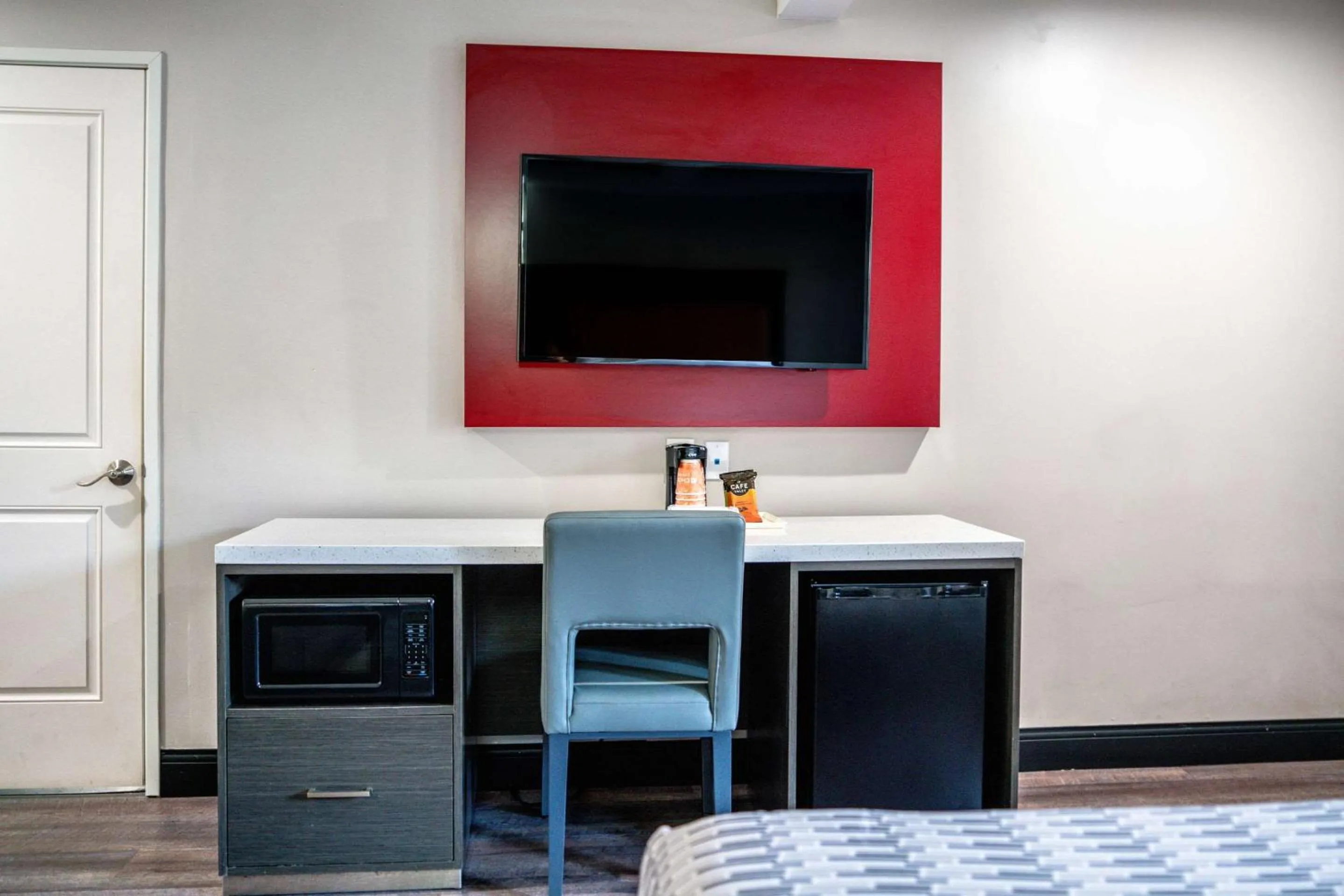 Bedroom in Rodeway Inn South Gate - Los Angeles South