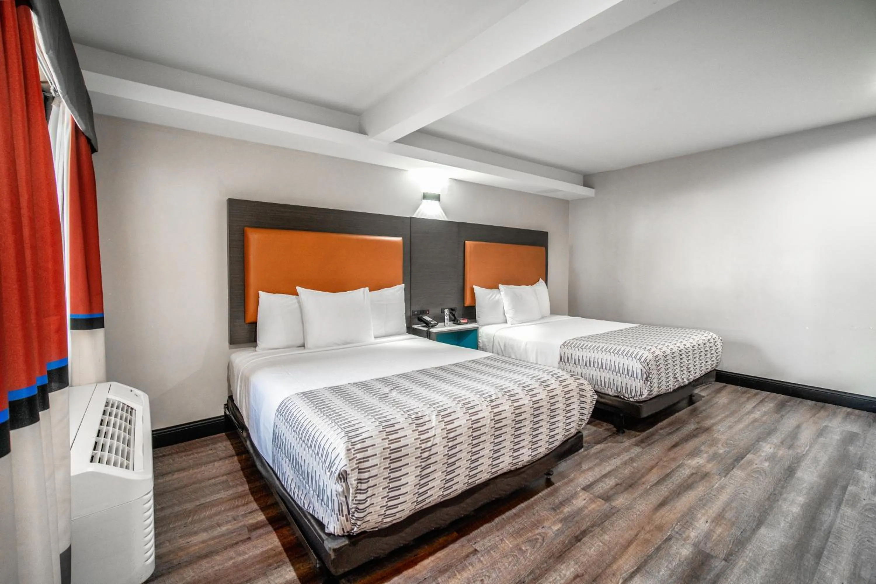 Bed in Rodeway Inn South Gate - Los Angeles South