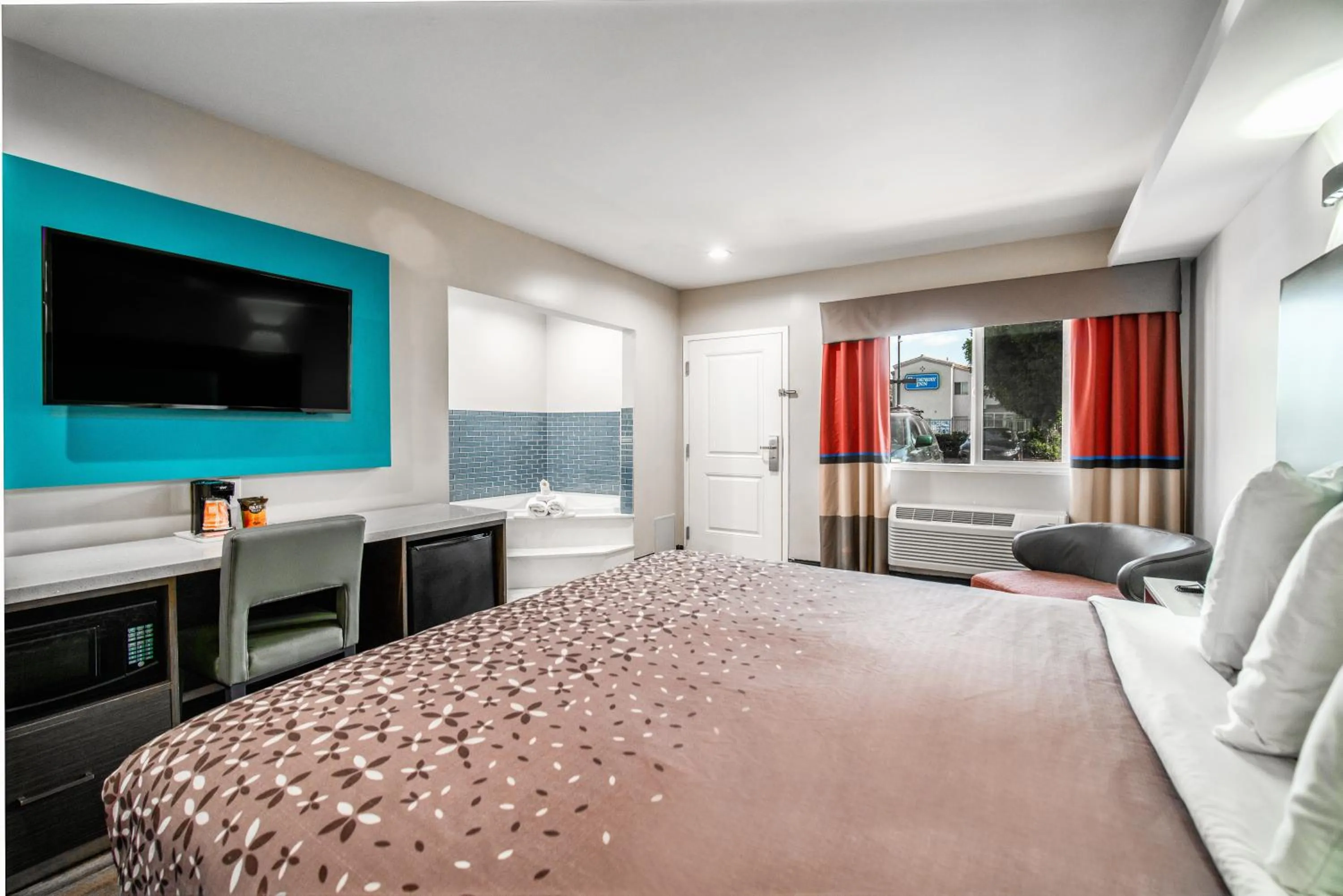 Bed in Rodeway Inn South Gate - Los Angeles South