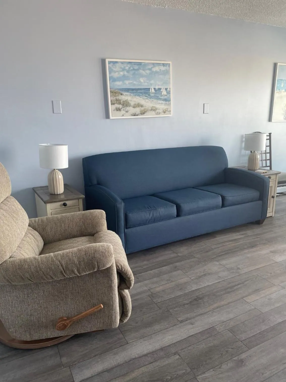Living room in Acacia Beachfront Resort
