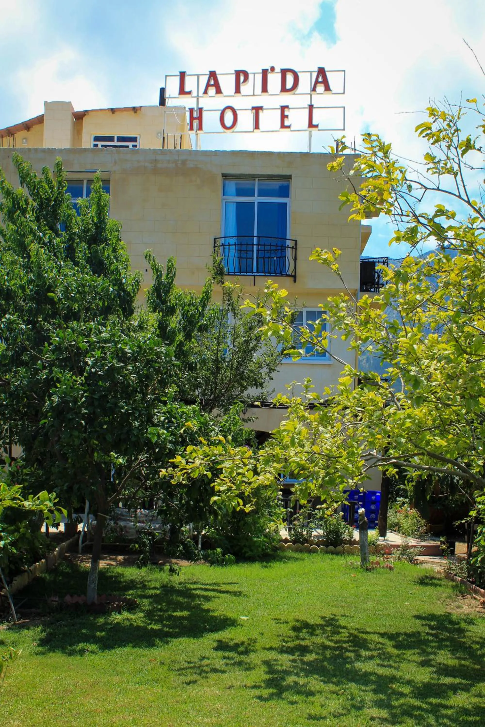 Property building in Lapida Garden