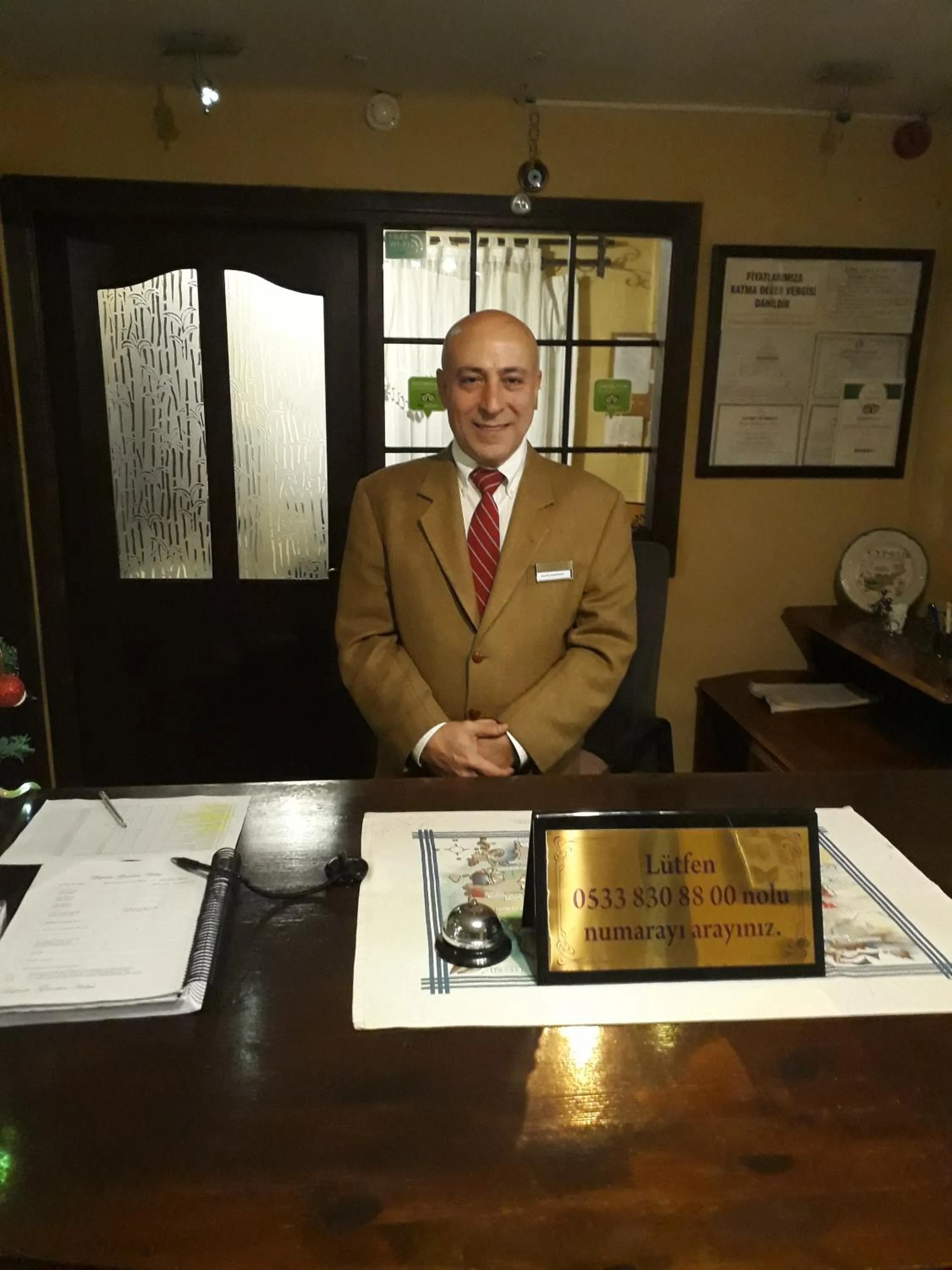 Staff in Lapida Garden