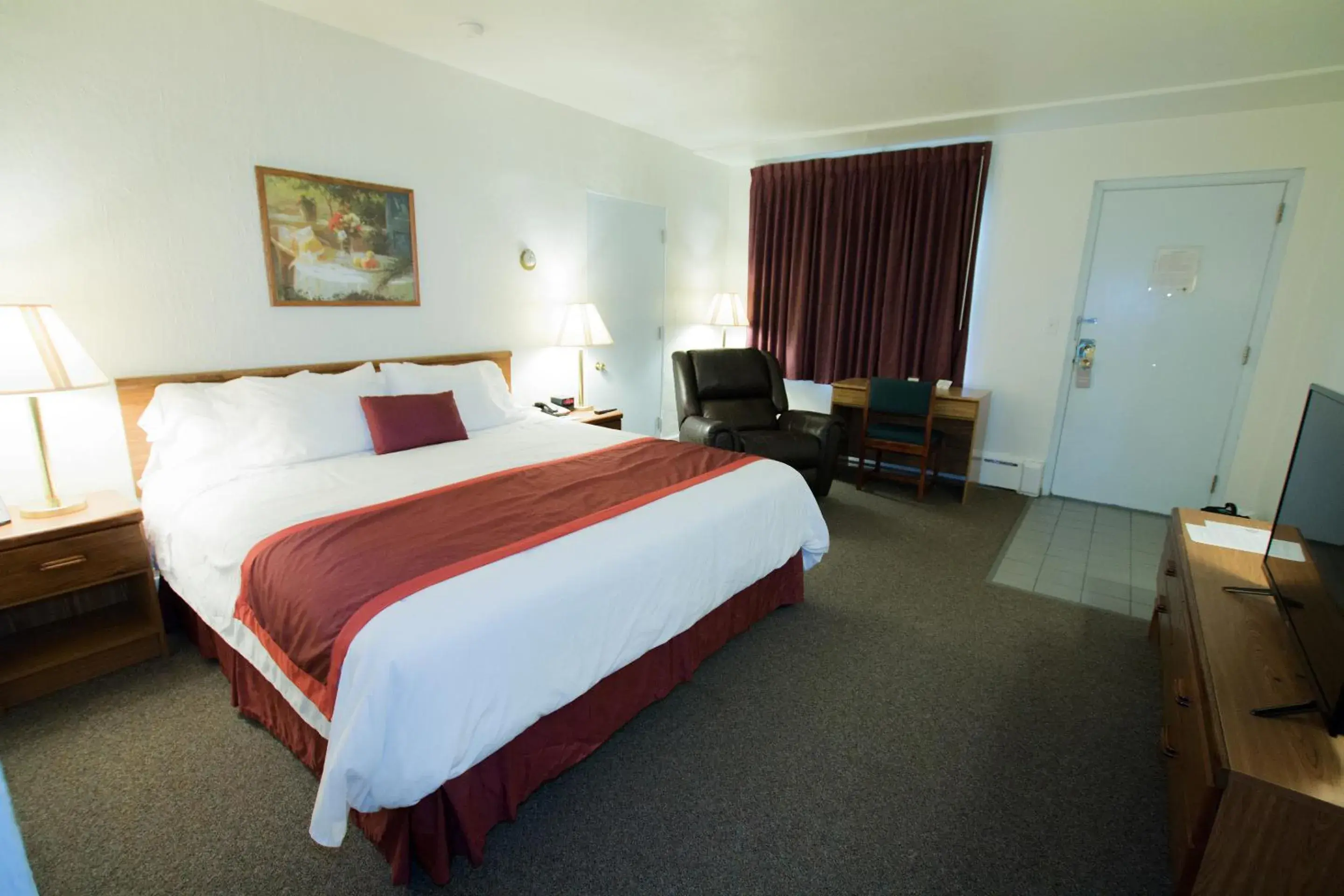 King Room - single occupancy in The Chalet Motel King Room - single occupancy in The Chalet Motel