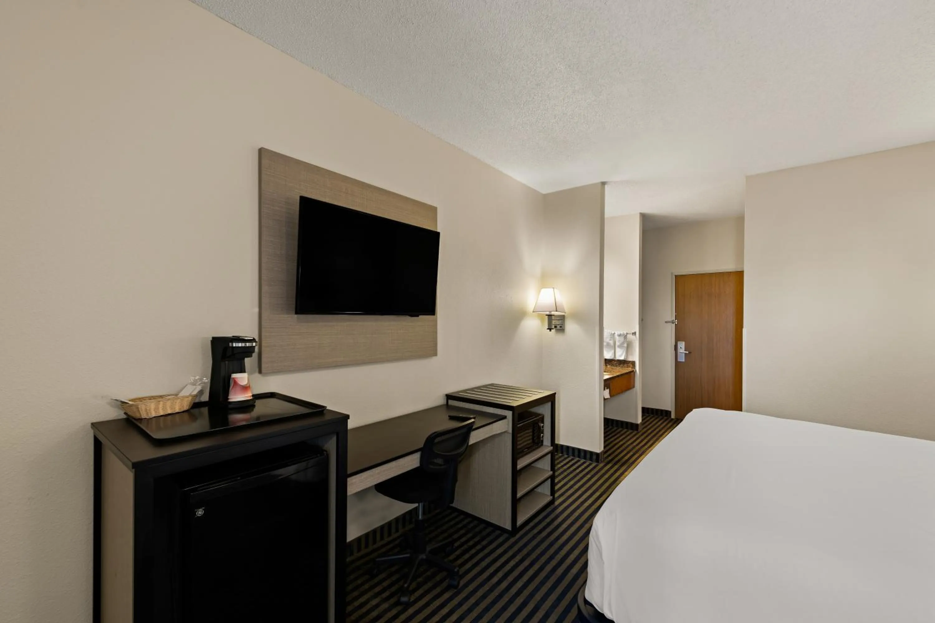 Bed in Red Lion Inn & Suites Gretna - Omaha SW