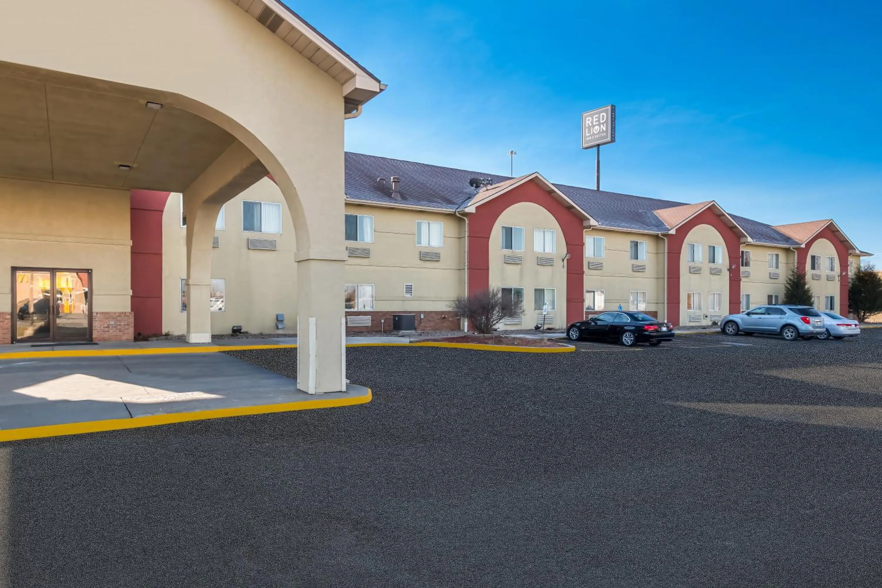 Property building in Red Lion Inn & Suites Gretna - Omaha SW