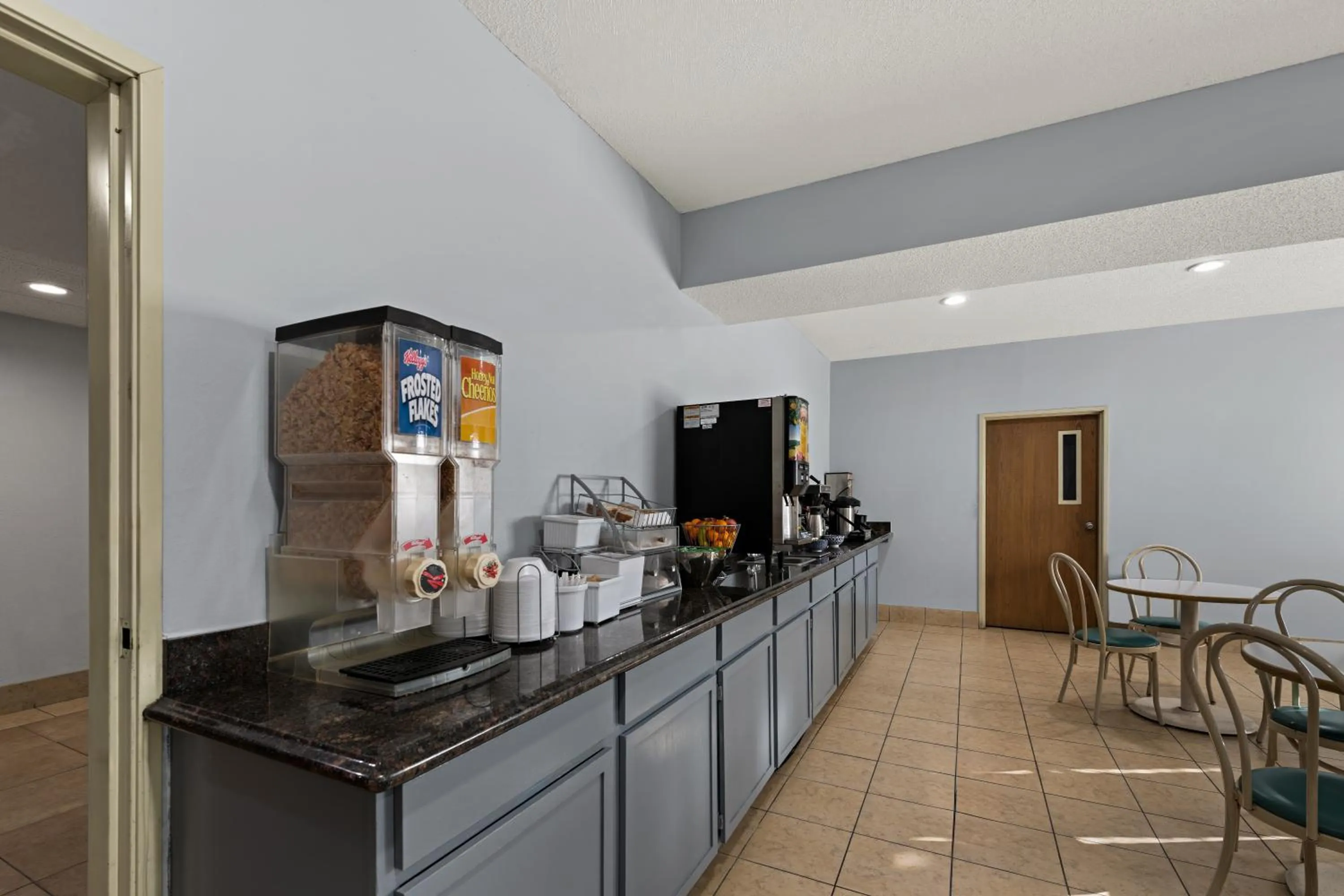 Coffee/tea facilities in Red Lion Inn & Suites Gretna - Omaha SW