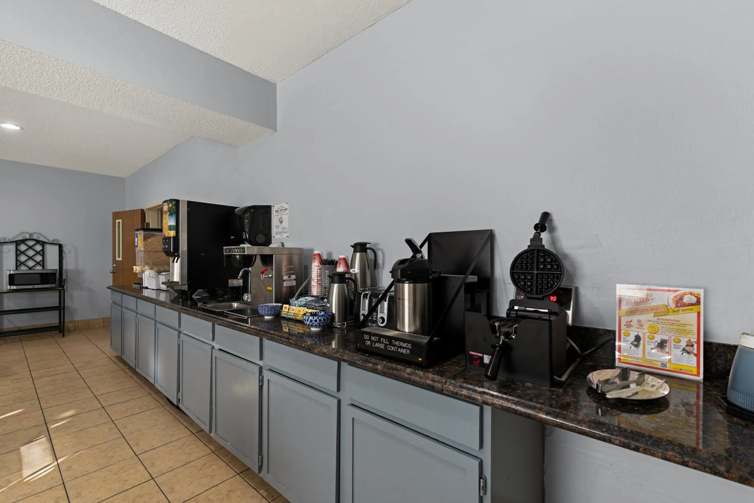 Coffee/tea facilities in Red Lion Inn & Suites Gretna - Omaha SW