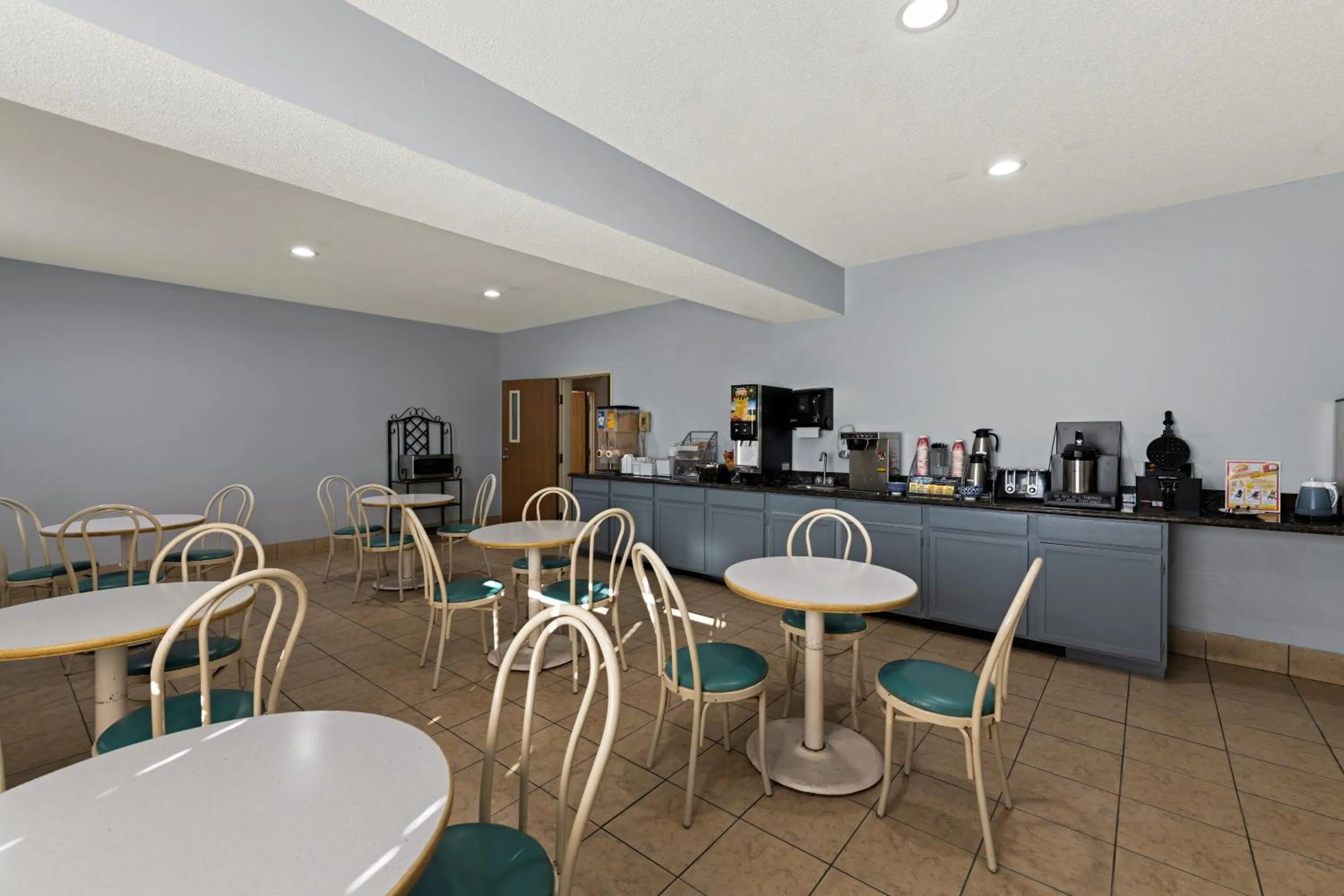 Restaurant/places to eat in Red Lion Inn & Suites Gretna - Omaha SW