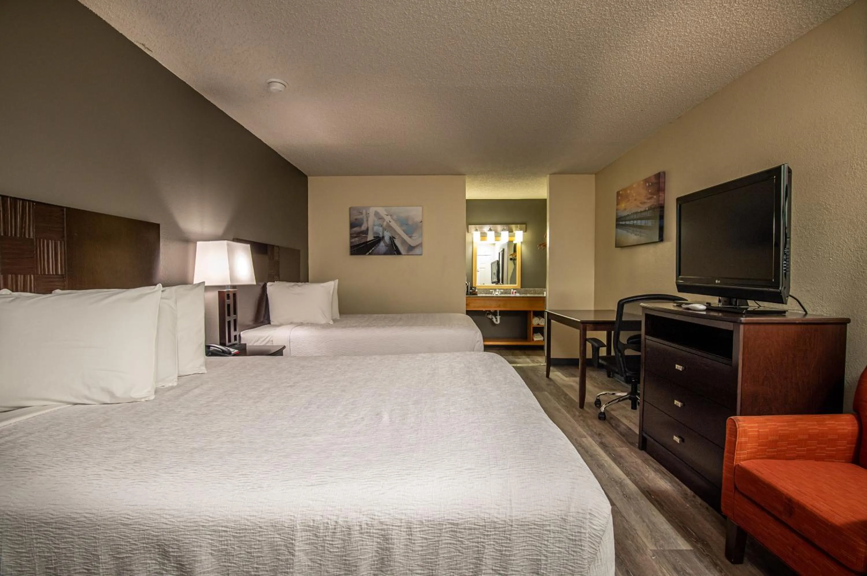 Bedroom, Bed in Lake View Inn