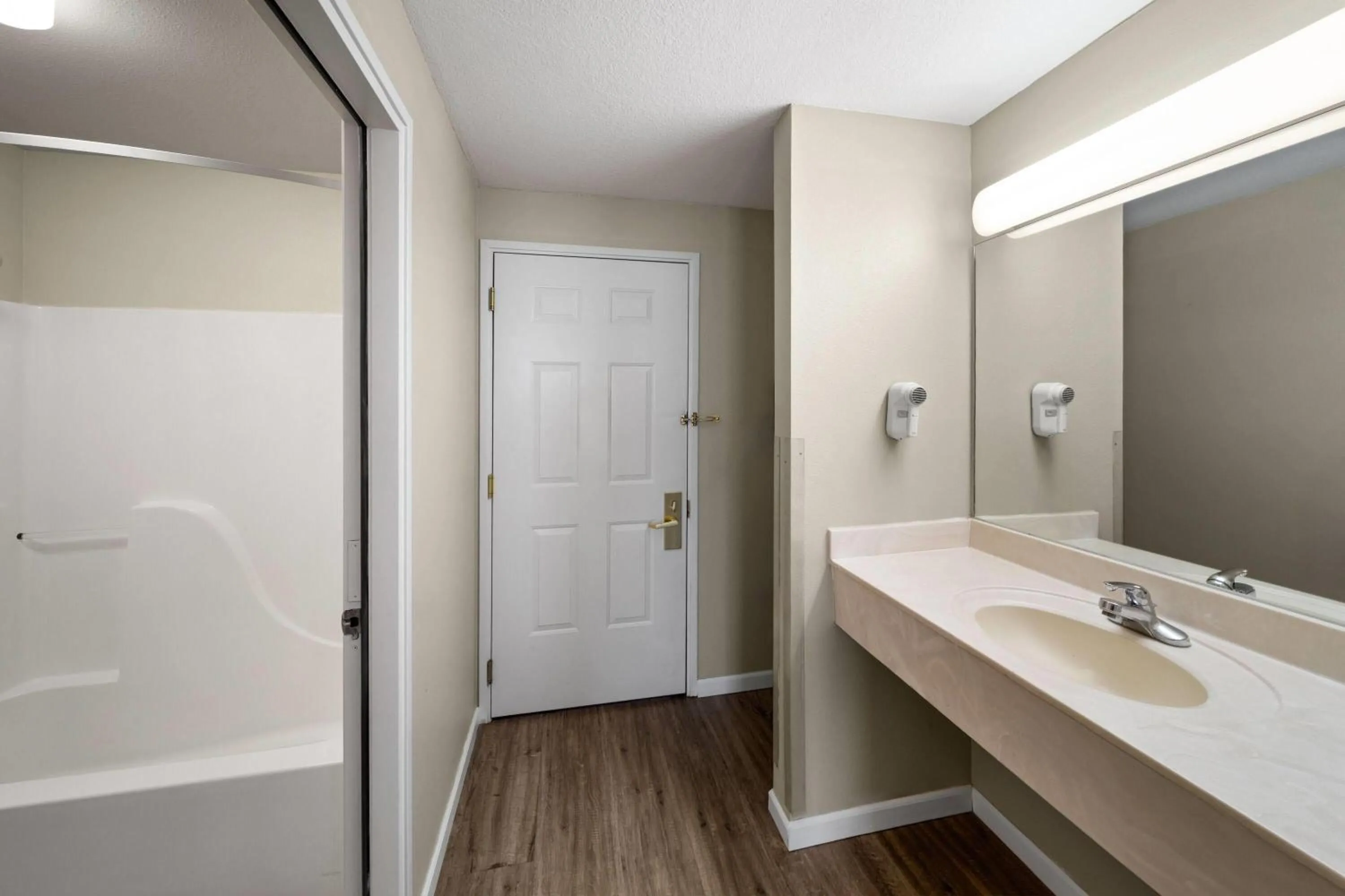 Bathroom in Days Inn by Wyndham Mountain Home