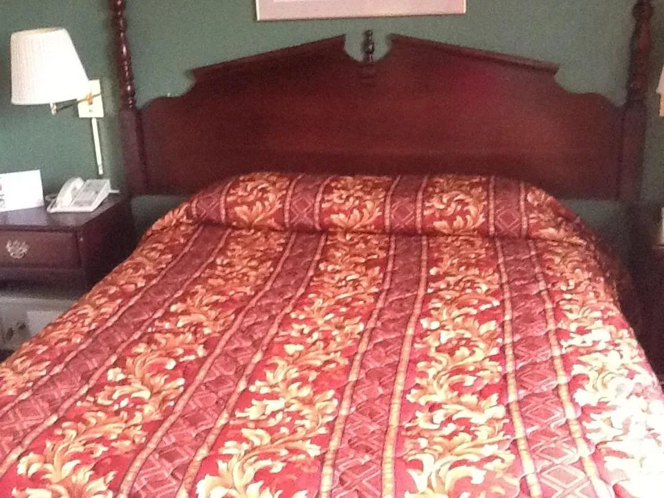 Super 8 by Wyndham Kennett